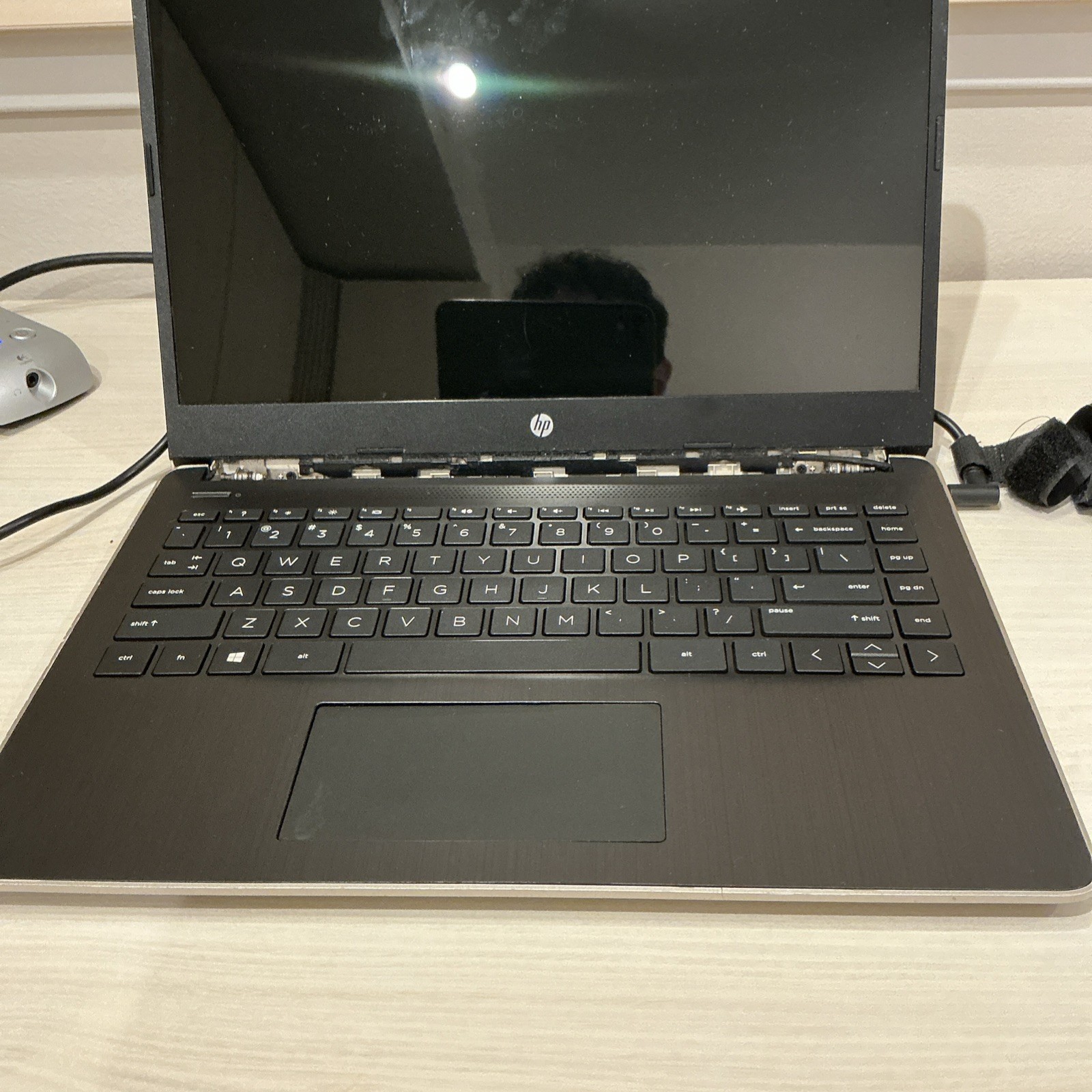 HP 14-dq1xxx 14” Intel 10th Gen Core i3-1005G1 1.2GHz 8GB 120GB SSD + Charger