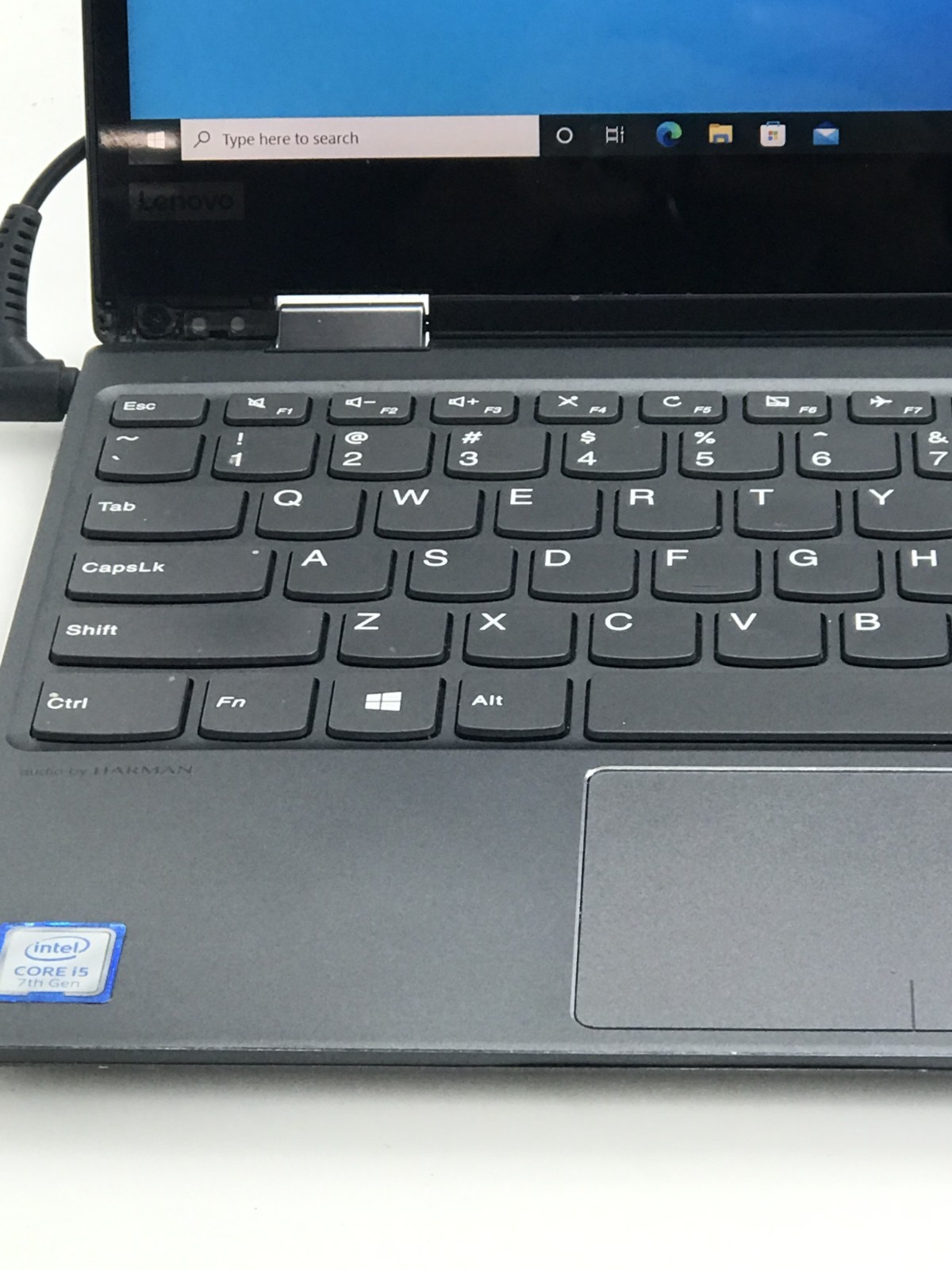 LENOVO YOGA 720-121KB i5-7200U@2.50GHz 8GB RAM 256GB NVMe *READ
