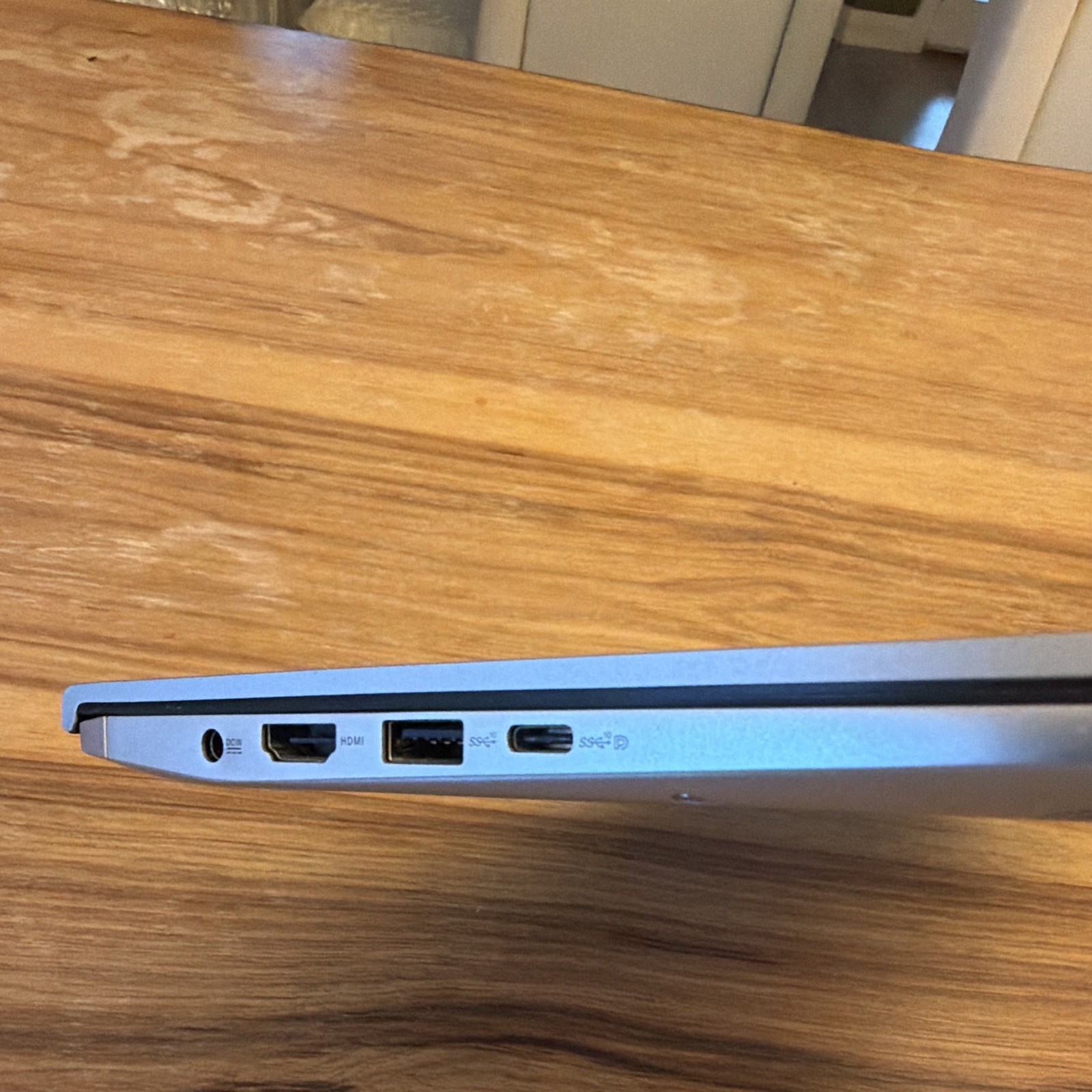 ASUS ZenBook UX434FAW i7-10810U 32GB RAM 256GB SSD 14” Win10 Pro Tested