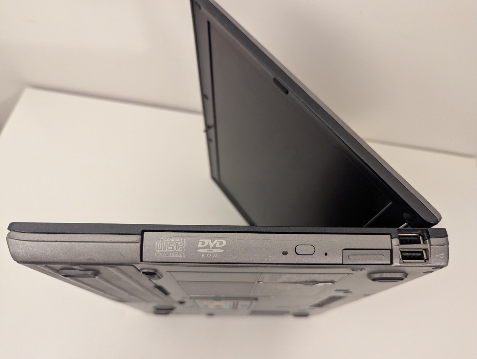 Dell Latitude D620 4GB RAM 120GB SSD Laptop w/ Win 10, 802.11ac WiFi, BAD SCREEN