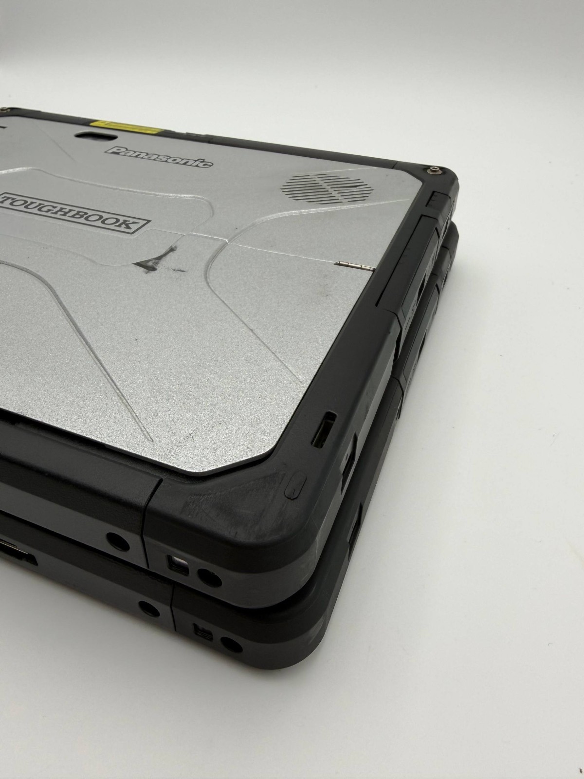 Lot of 2 Panasonic Toughbook CF-33 i7-7600 16GB LTE /dGPS/Barcode LCD defects