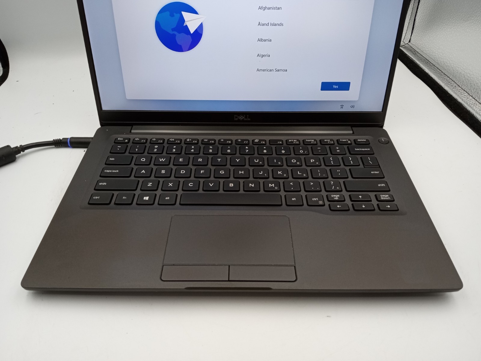 Dell Latitude 7400 14″ Laptop Intel i5-8365U 4GB RAM 256GB SSD W11 – READ -RR