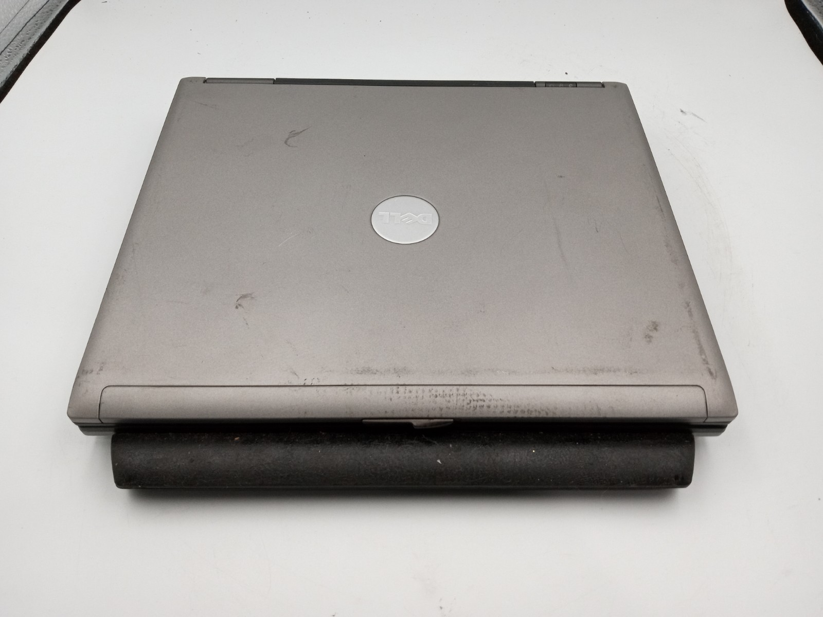 Dell Latitude D410 Laptop Intel Pentium 2.0GHz 2GB RAM 60GB HDD WinXP *READ* -RR