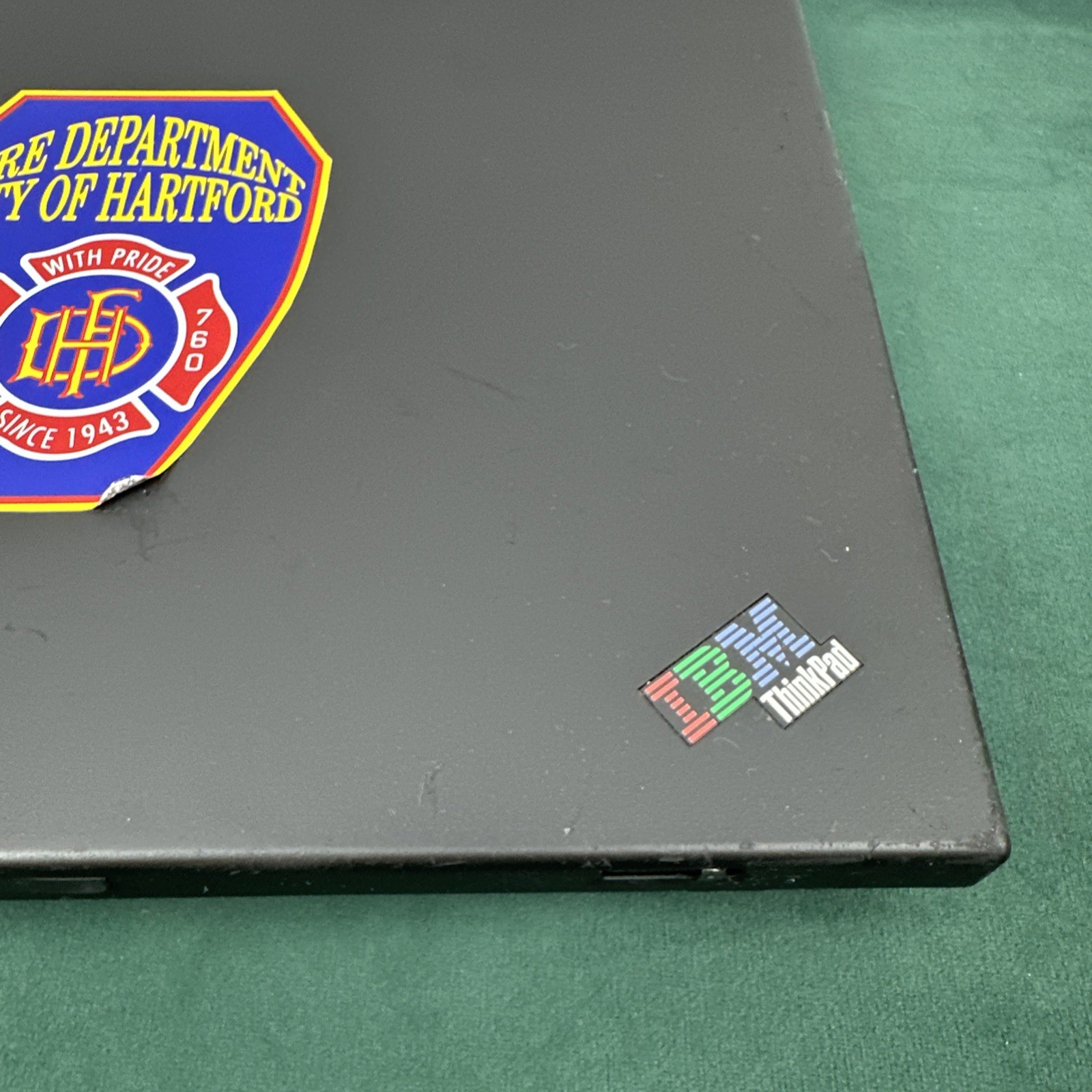 IBM ThinkPad T22 Laptop Type 2647 Vintage Windows 98/2000 Parts Repair As Is