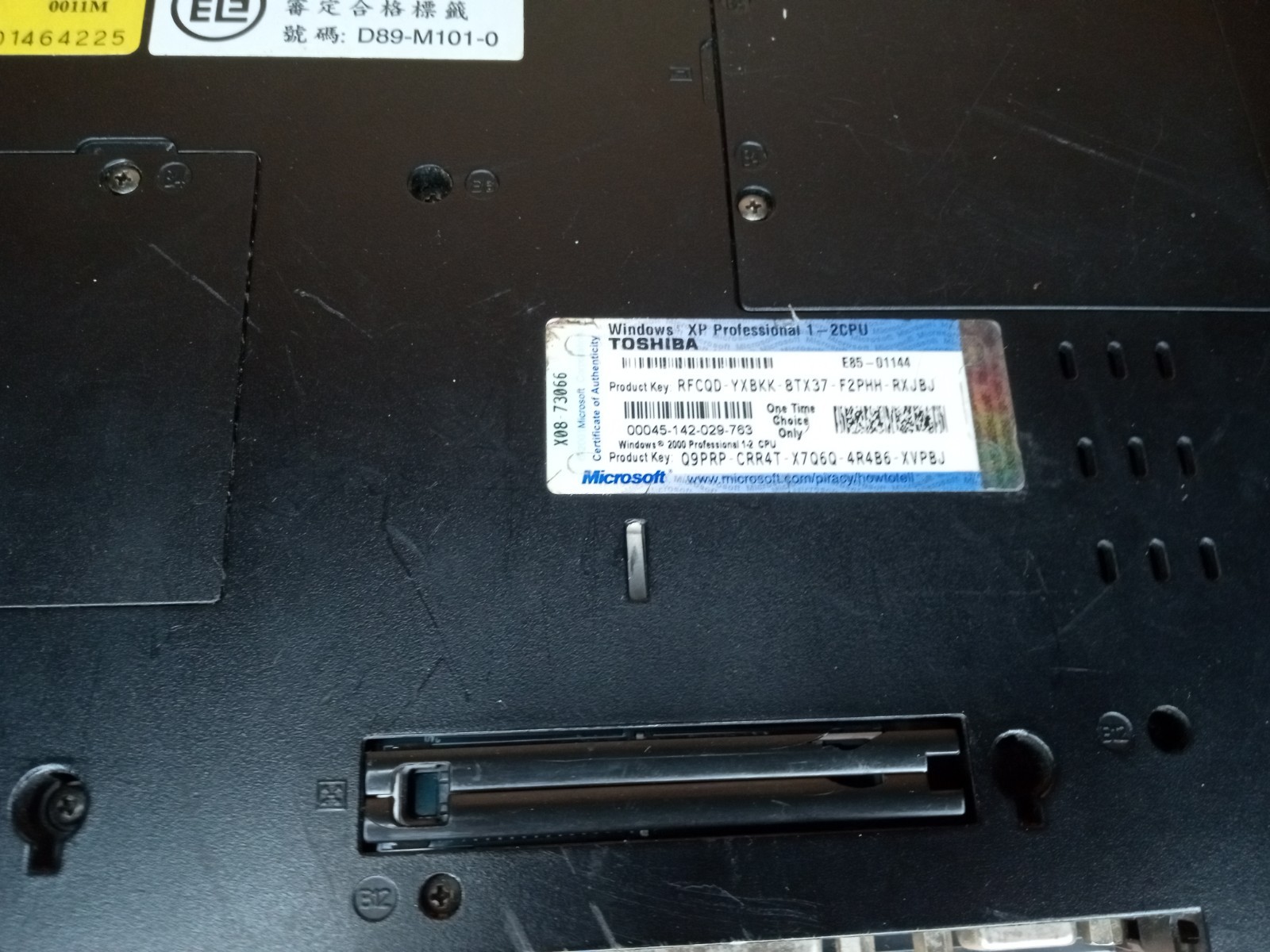 Vintage Toshiba Tecra TE2100 Laptop Parts/Repair Pentium 4 Win XP Nvidia