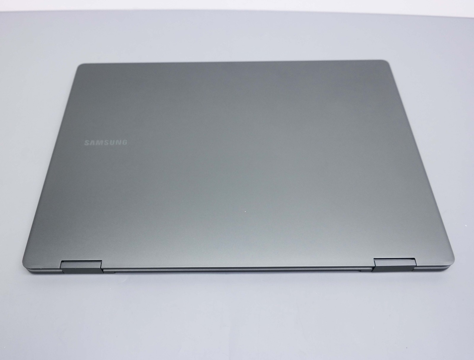 Samsung Galaxy Book3 Pro 360 16″ NP960QFG-KA1US i7-1360P 16GB 1TB SSD