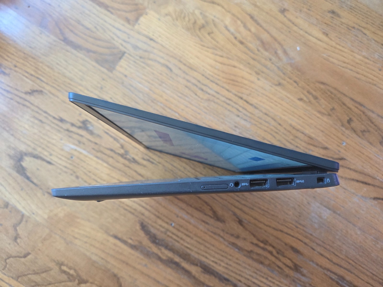 Dell 7410 (16gb RAM, 256gb HDD, i5 10310U CPU)