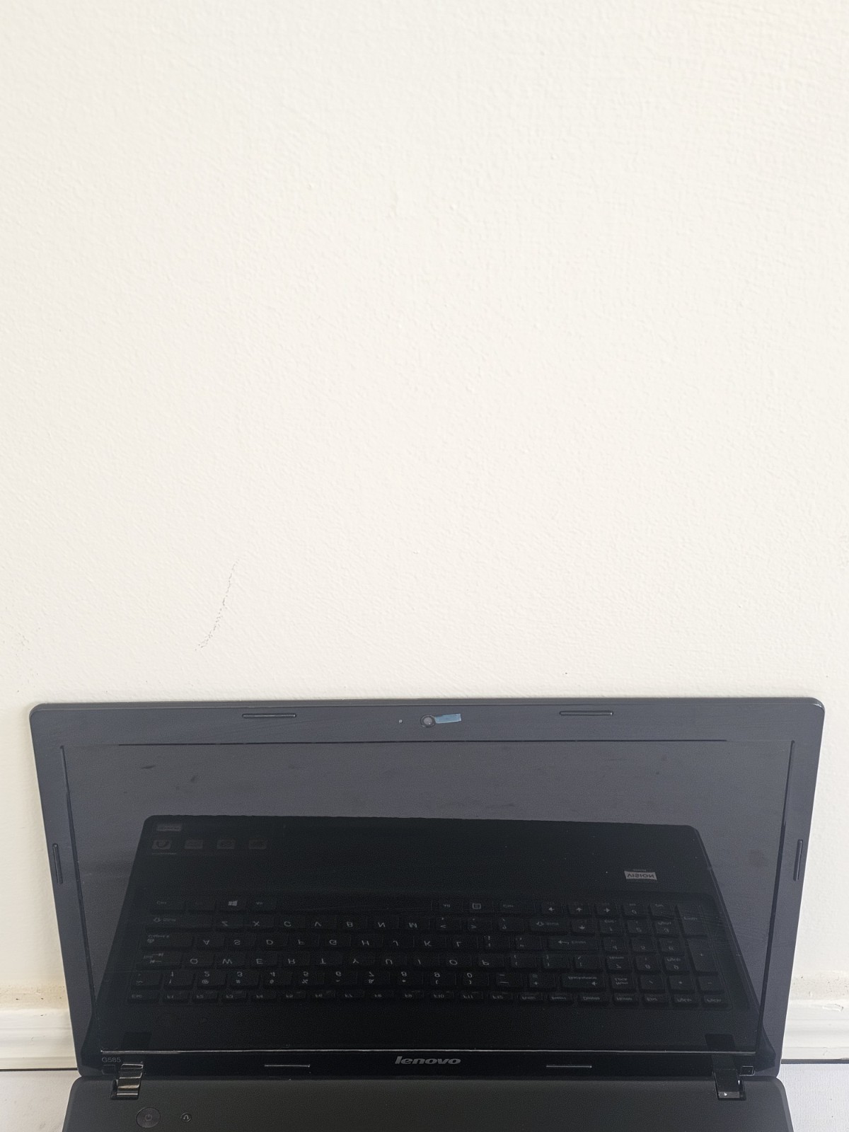 Lenovo G585 Laptop – AMD E-300 – 4GB RAM – 160GB HDD – NO BATTERY – Windows 10