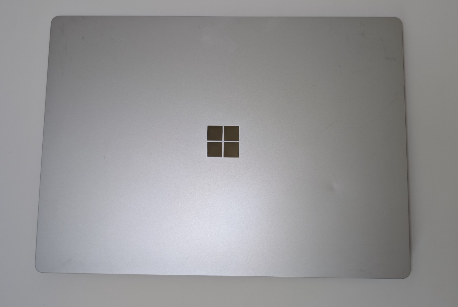 Microsoft Surface Laptop 3 13.5” Ryzen 5/ 8GB- 128GB SSD /Vega 9 – Win10. ~357~