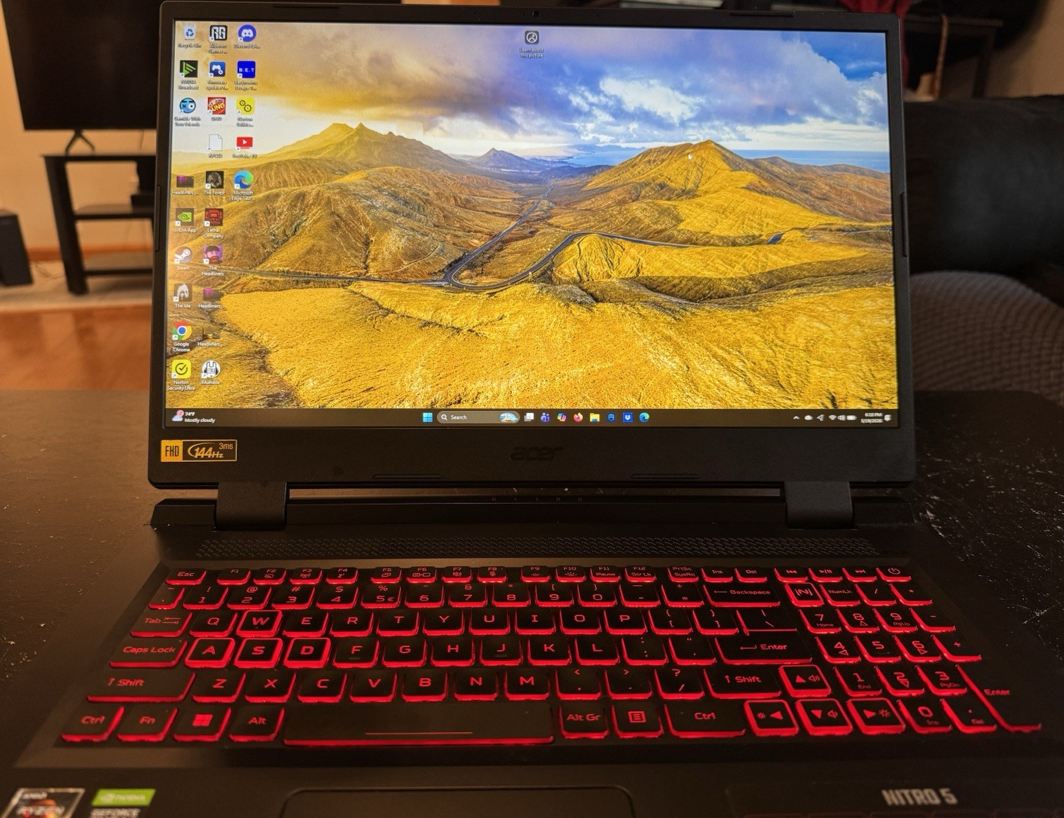 Acer Nitro 5 17.3″ Gaming Laptop Ryzen 7 6800H 32GB 2TB SSD RTX 3050 Ti