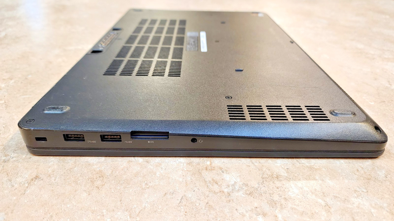 DELL LATITUDE E5570 15.6″ FHD INTEL CORE I5-6300U 256GB SSD 16GB RAM HDMI WIN11