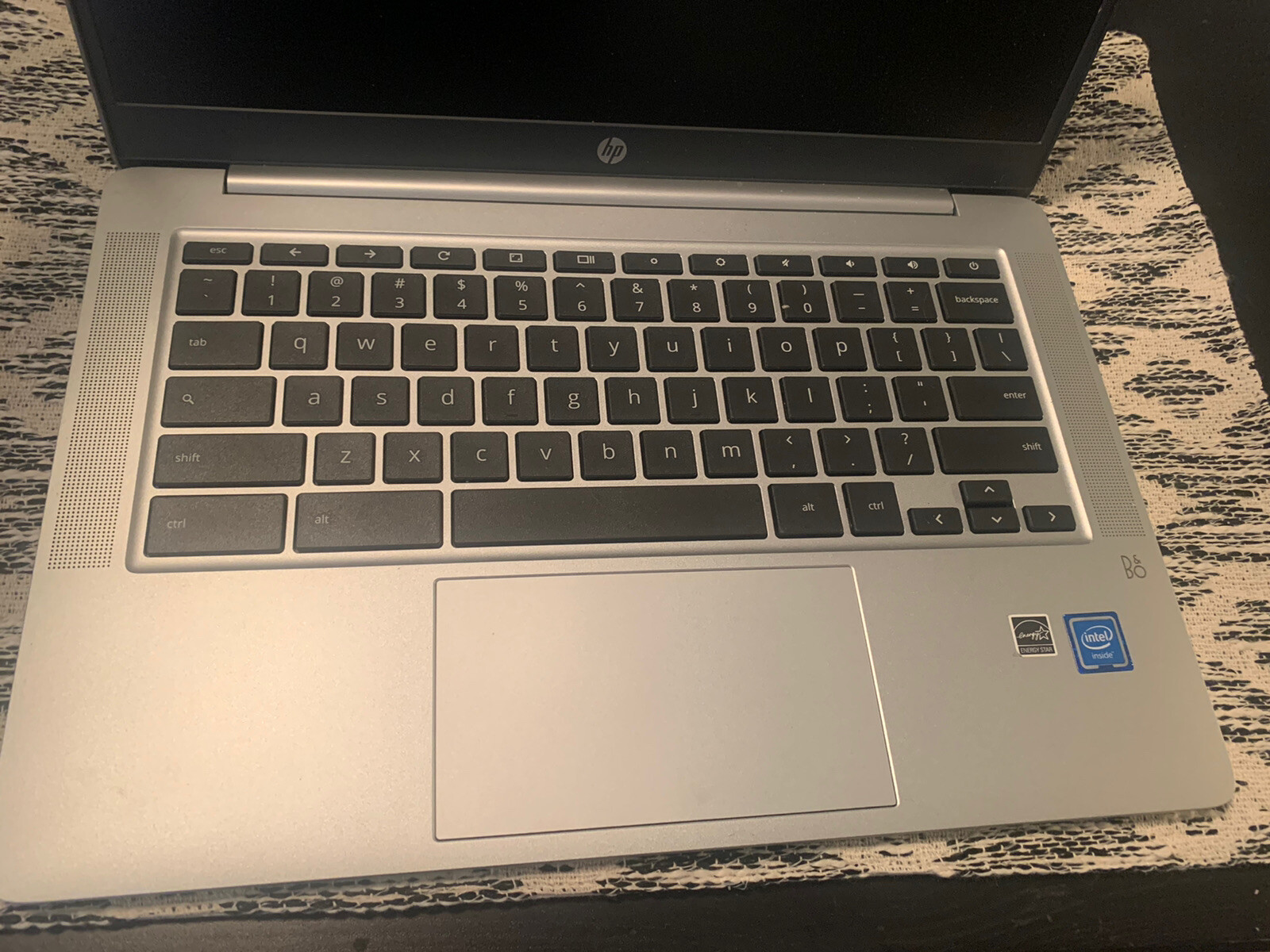 HP 14a-na0020nr 14 inch (32GB, Intel Celeron, 1.10GHz, 4GB) Chromebook – White –
