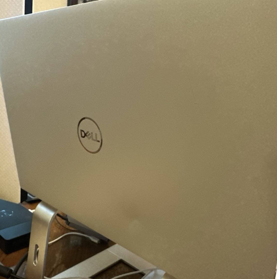 Dell XPS 15 9500 i7-10750H 512GB SSD 32GB DDR4 GTX 1650 TI UHD TOUCH 4K – White