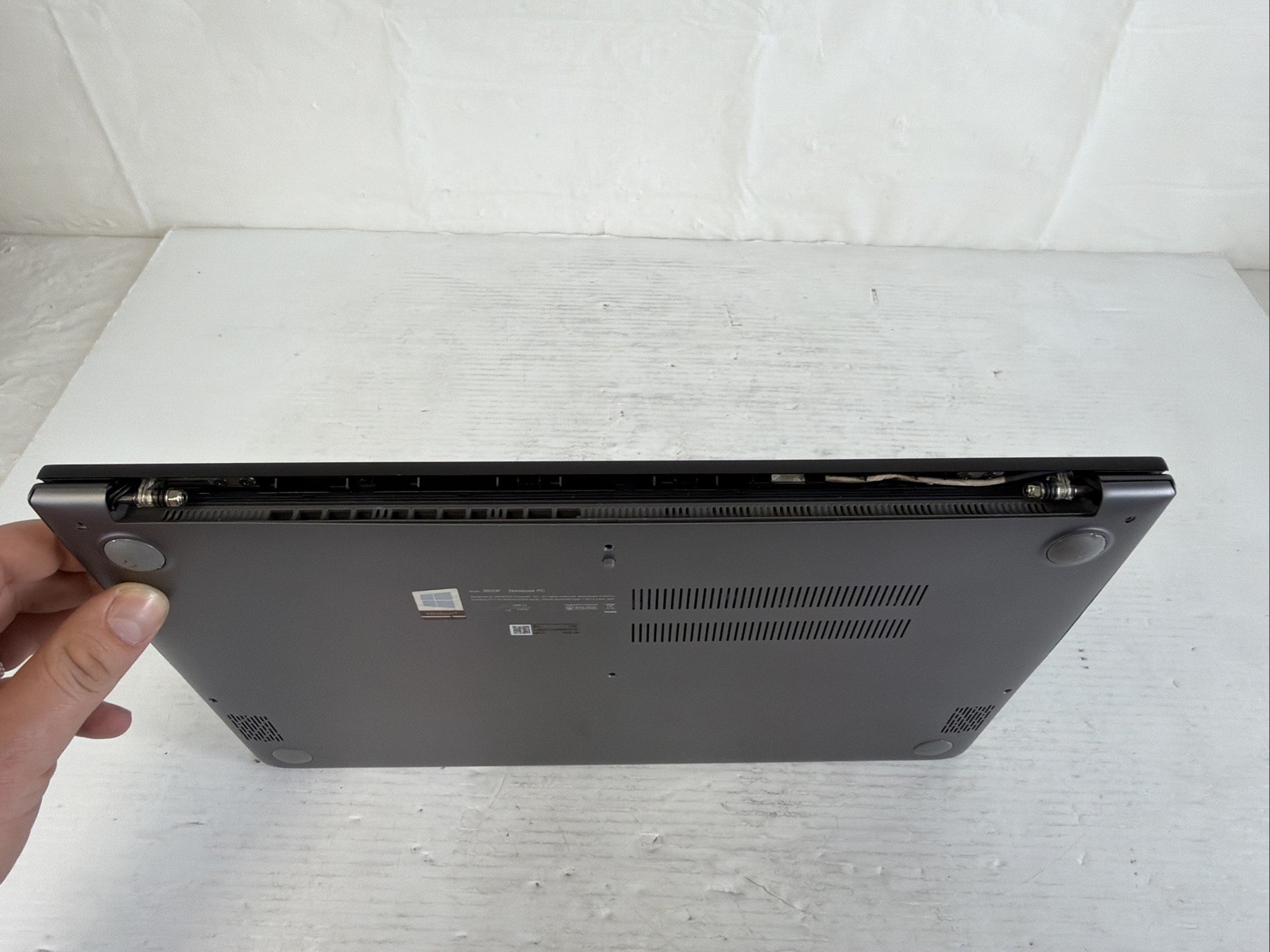 ASUS VivoBook S533F Intel Core i5-10210U 1.6GHz 8GB RAM No SSD/OS/Battery -Works