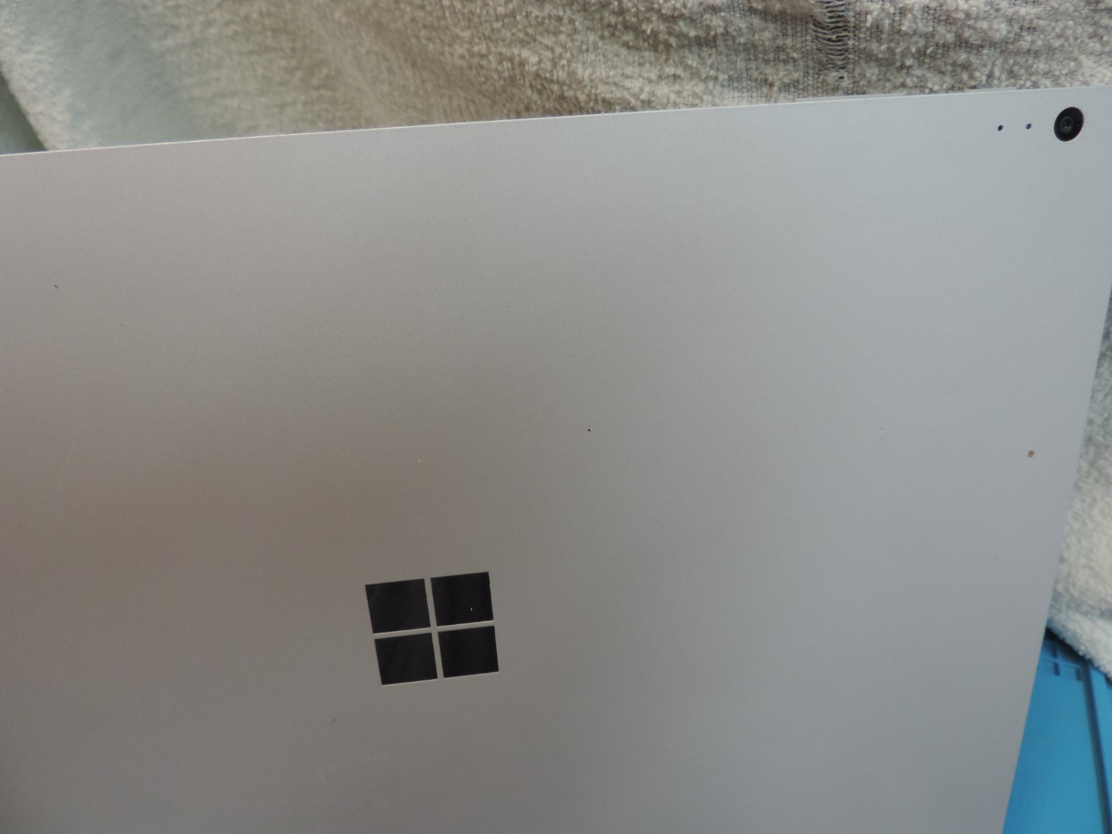 USED Microsoft Surface Book 2 Mod:1832 13.5″ (256GB SSD, Intel i7 8650U 8GB RAM