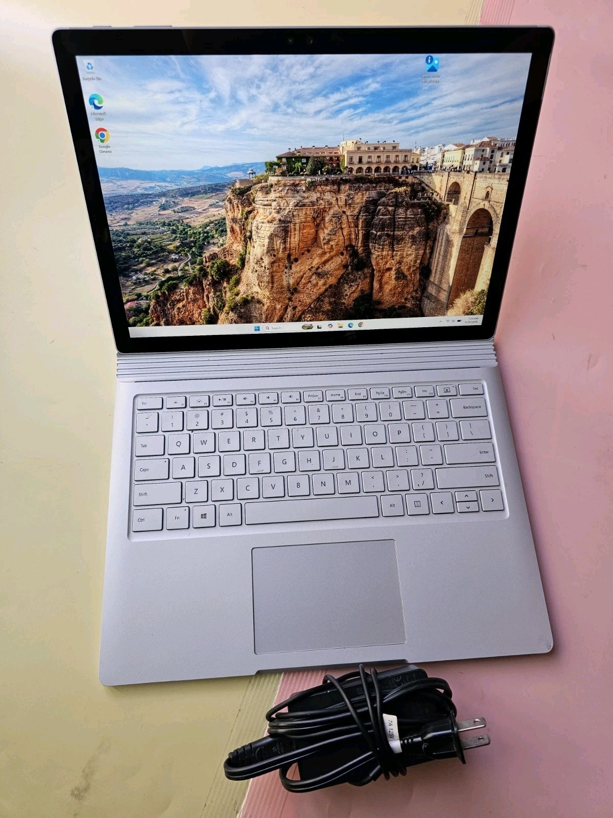 Microsoft Surface Book Core i7-6600U 8GB RAM 256GB SSD NVIDIA BLUETOOT 3000×2000