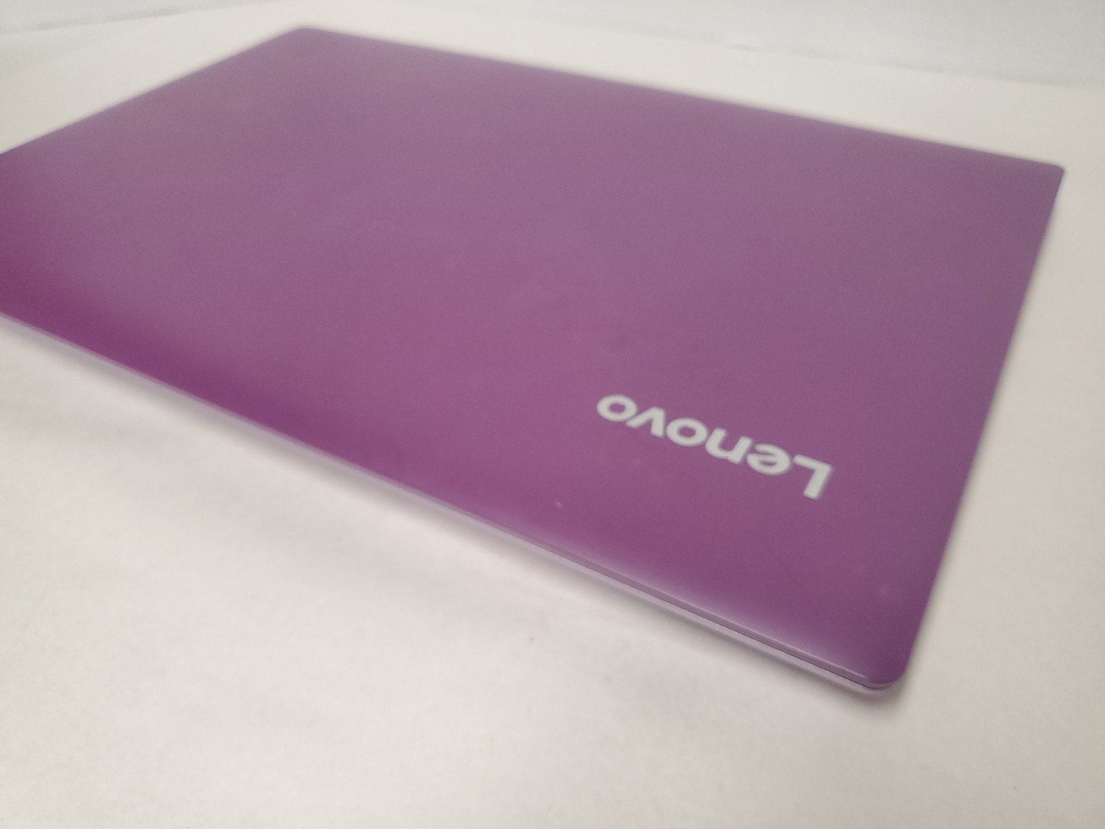 Lenovo IdeaPad 320-15IAP 80XR 15.6″ (1 TB, Intel Celeron N3350, 1.10 GHz, 4 GB)