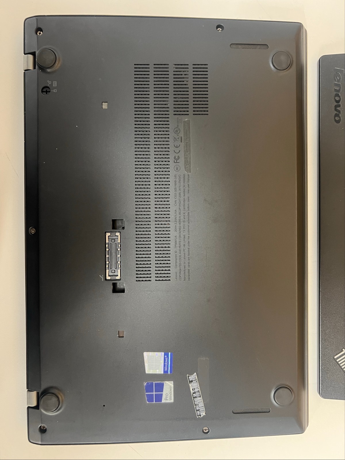 Lenovo ThinkPad T460s + Len Ultra Dock ( i5-6th, 8GB RAM, 256GB SSD ) Win 11 Pro