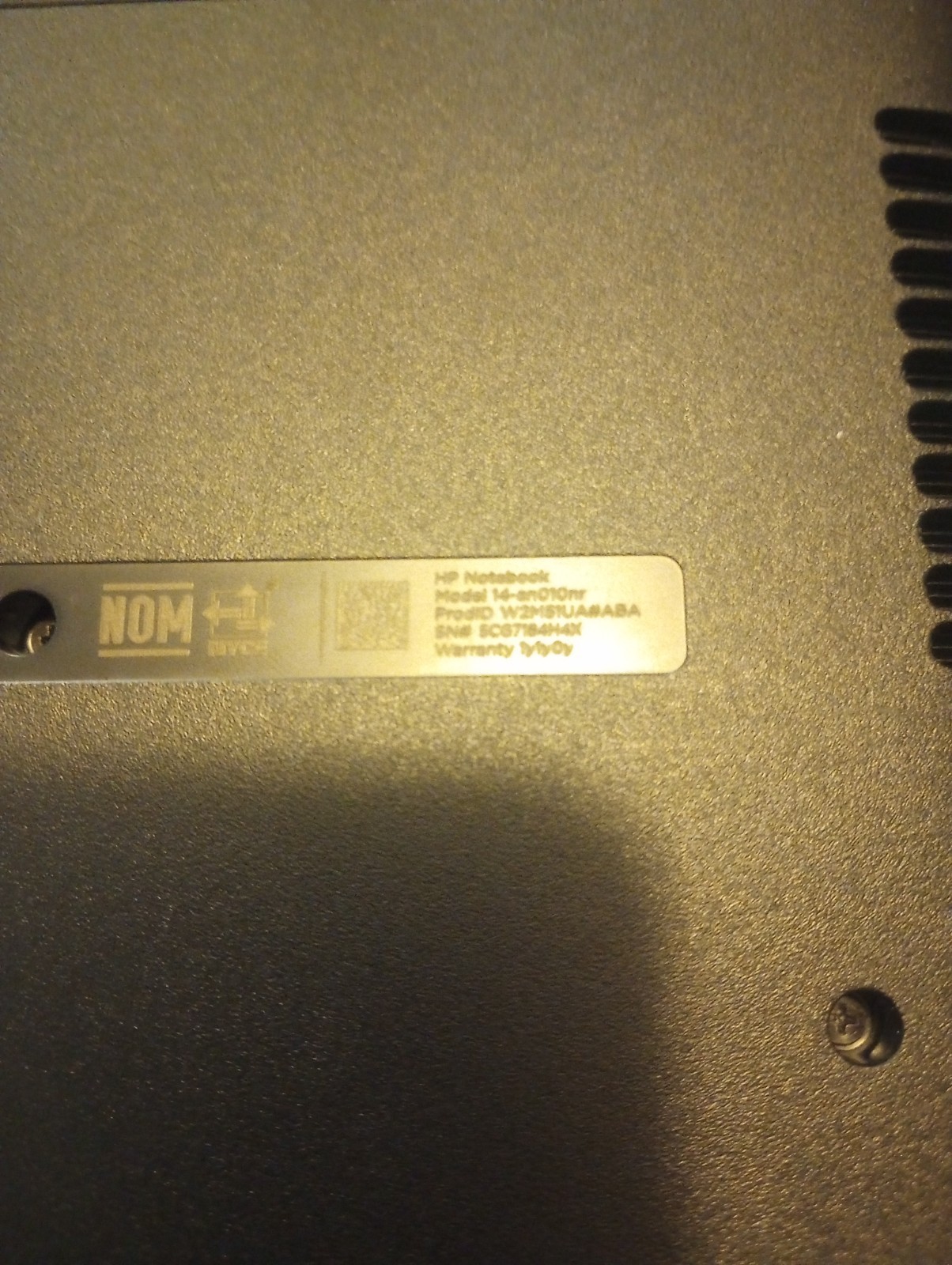 HP Notebook 14-an010nr 14″ – 4GB RAM – FAULTY HDD – Powers On –