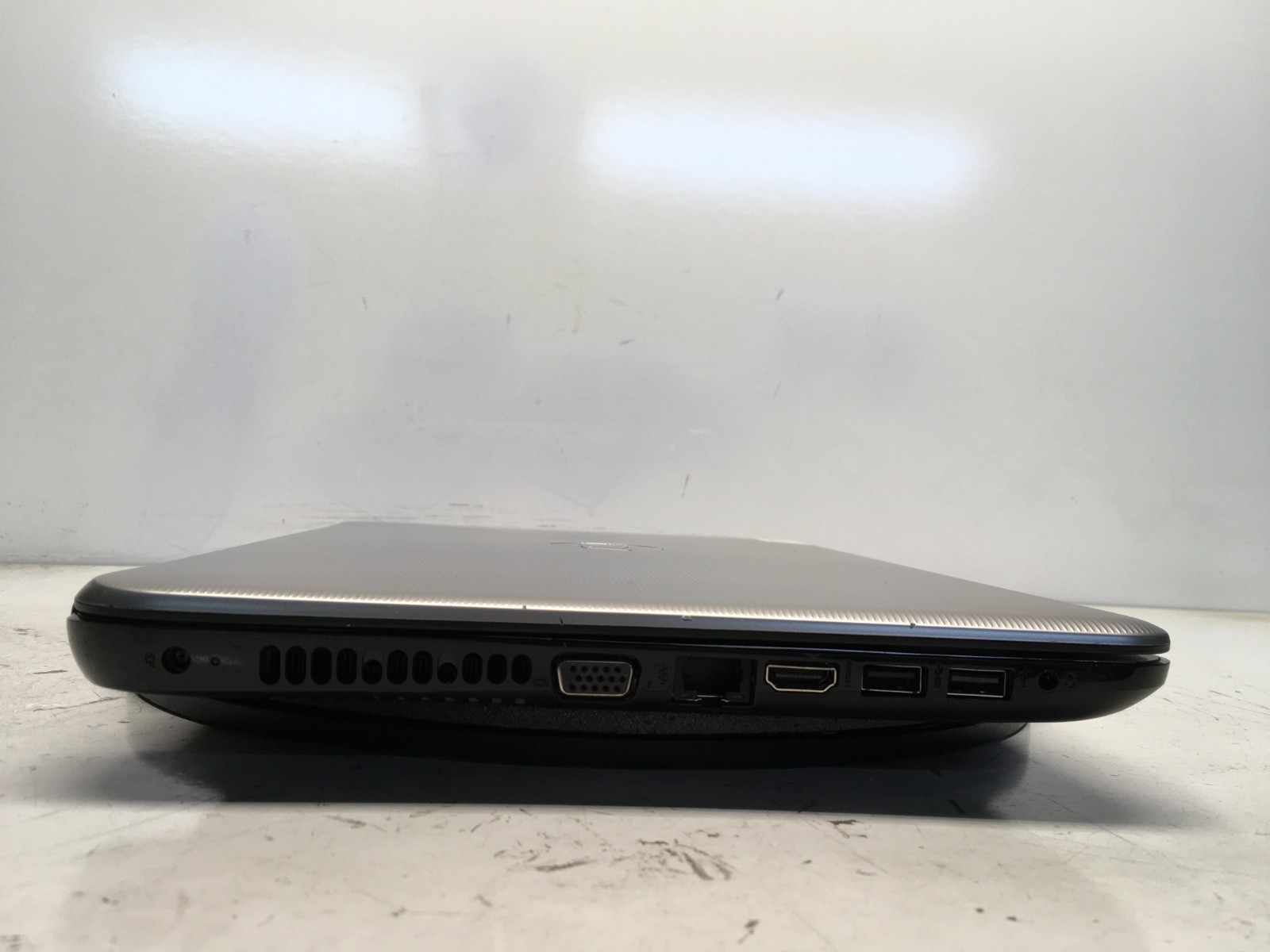 HP 14-AN013NR AMD E2-7110 4 GB NO HDD
