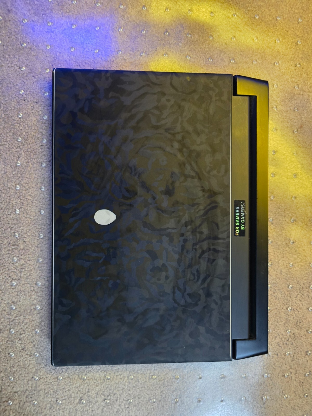 Alienware m15 R2 – 15.6″ FHD, Intel i9 9th Gen, 16GB RAM, 1TB SSD, RTX 2070 MaxQ