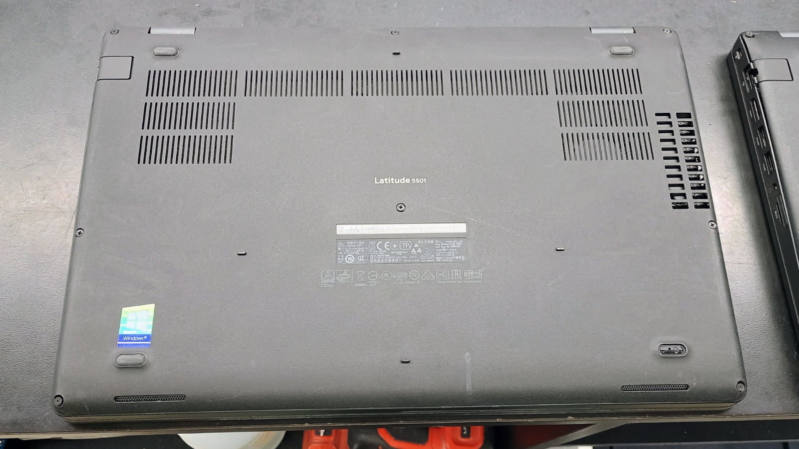 2 Dell latitude 5501 i5 9th Gen No Ram/SSD AS-IS for Parts & Non-Functional