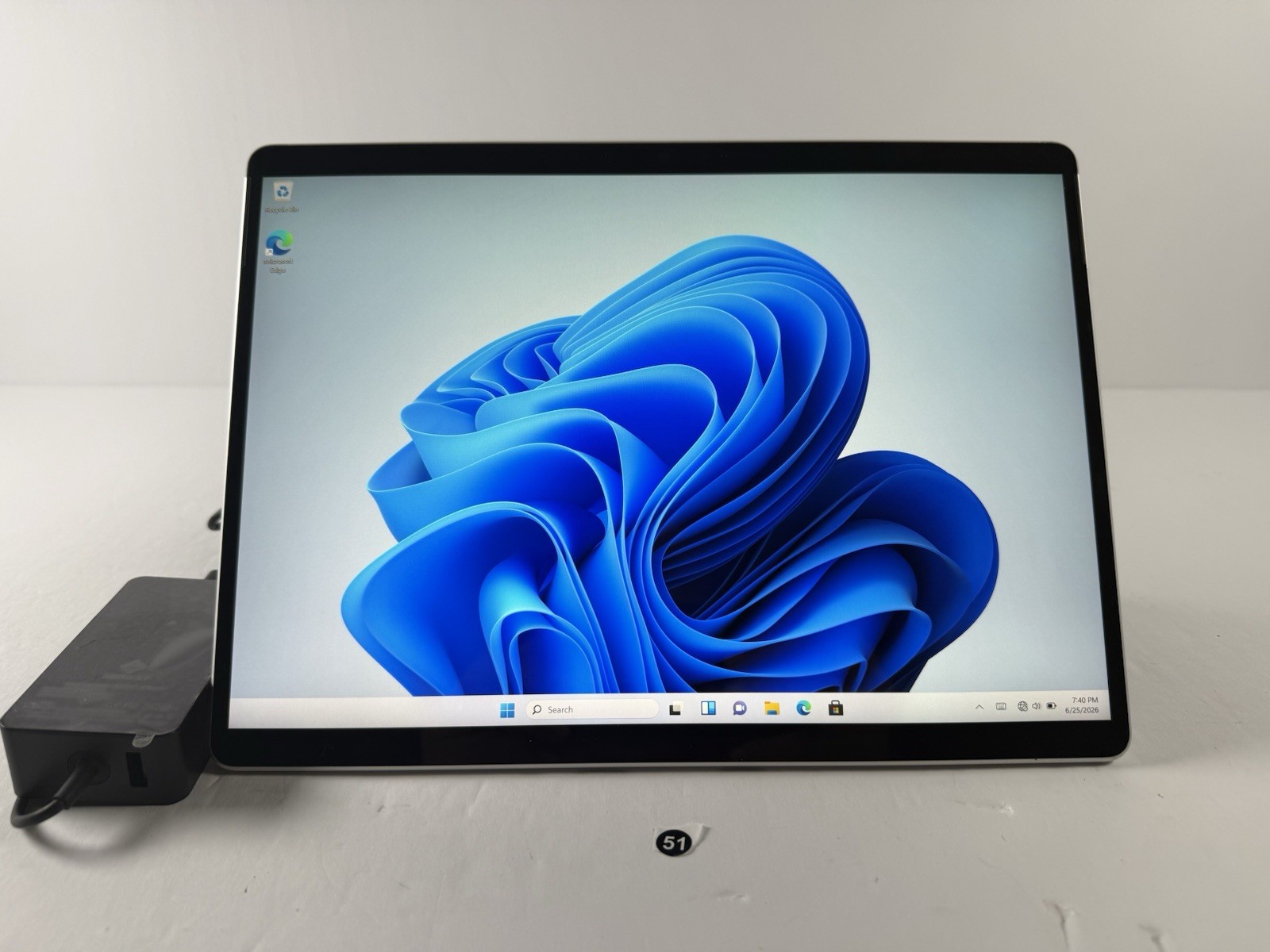 Microsoft Surface Pro 8 (1982) i5-1145G7 – 16GB RAM – 256GB 120Hz – Win 11 Pro