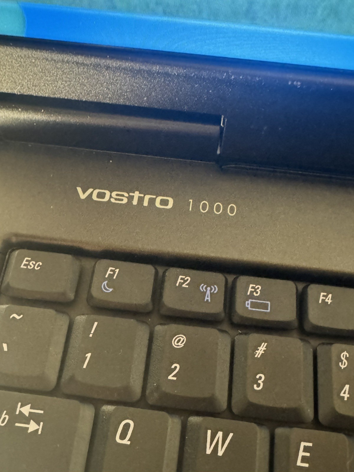 Retro Gaming Laptop Dell Vostro 1000 AMD 1.9GHz 2GB 80GB ATI Radeon Windows XP