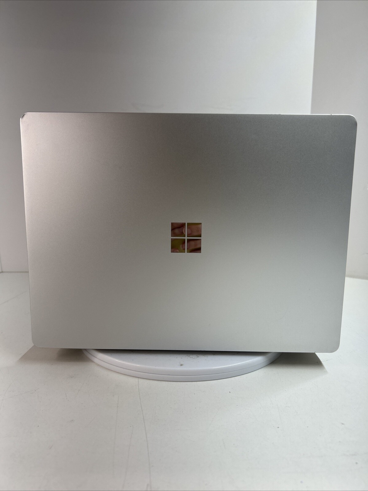 Microsoft Surface Go 1943 12.4″ Intel Core i5-1035G1 1.0GHz 8GB RAM 128GB Win11P