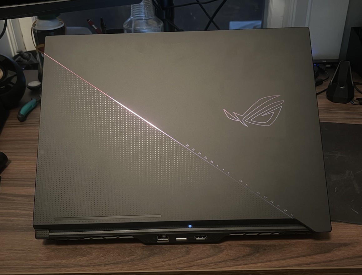 ASUS ROG Zephyrus Duo 16 (RTX 4090, 2TB SSD, Ryzen 9 7945HX, 32GB DDR5)