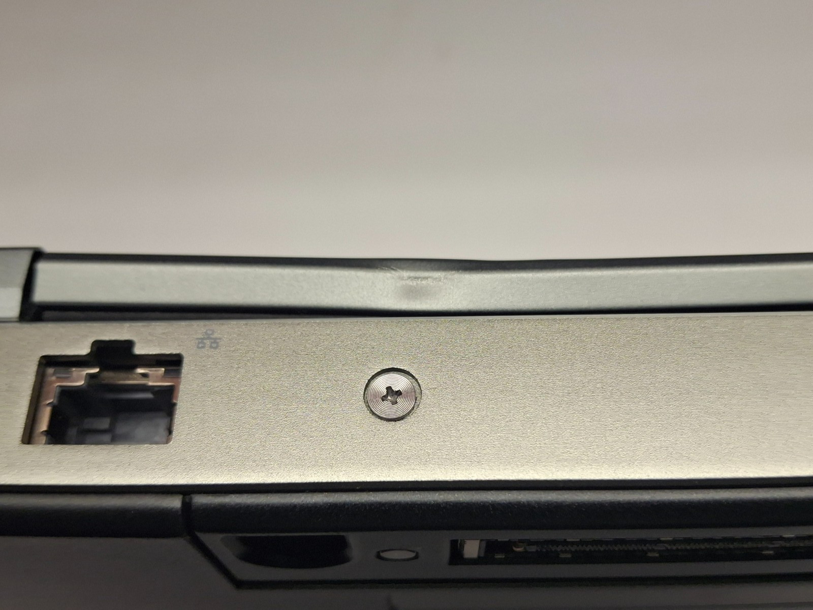 Dell Precision 7520 15.6″ FHD i7-7820HQ 2.90GHz 32GB 256GB SSD Quadro M2200