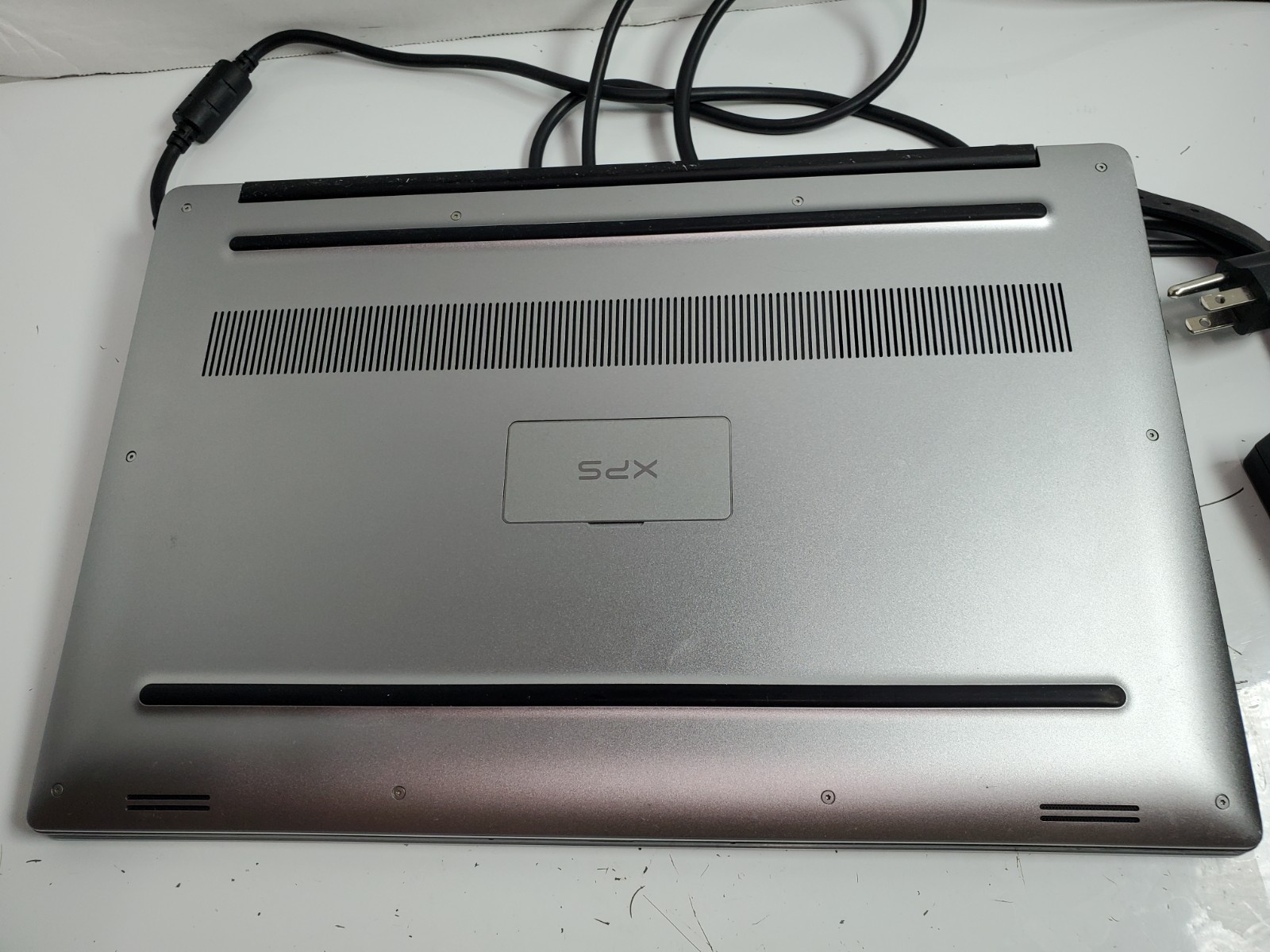 Dell XPS 15 9550 i7-6700HQ 16GB RAM 512GB SSD GTX 960M Win10 – BAD Battery -READ