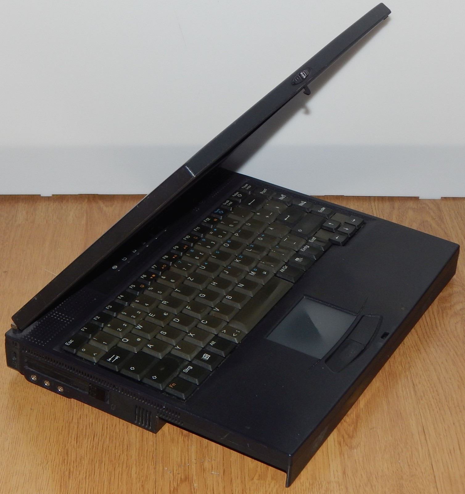 ❌ FAULTY / DAMAGE does not work ❌ Medion Lifetec MD 9888 notebook laptop