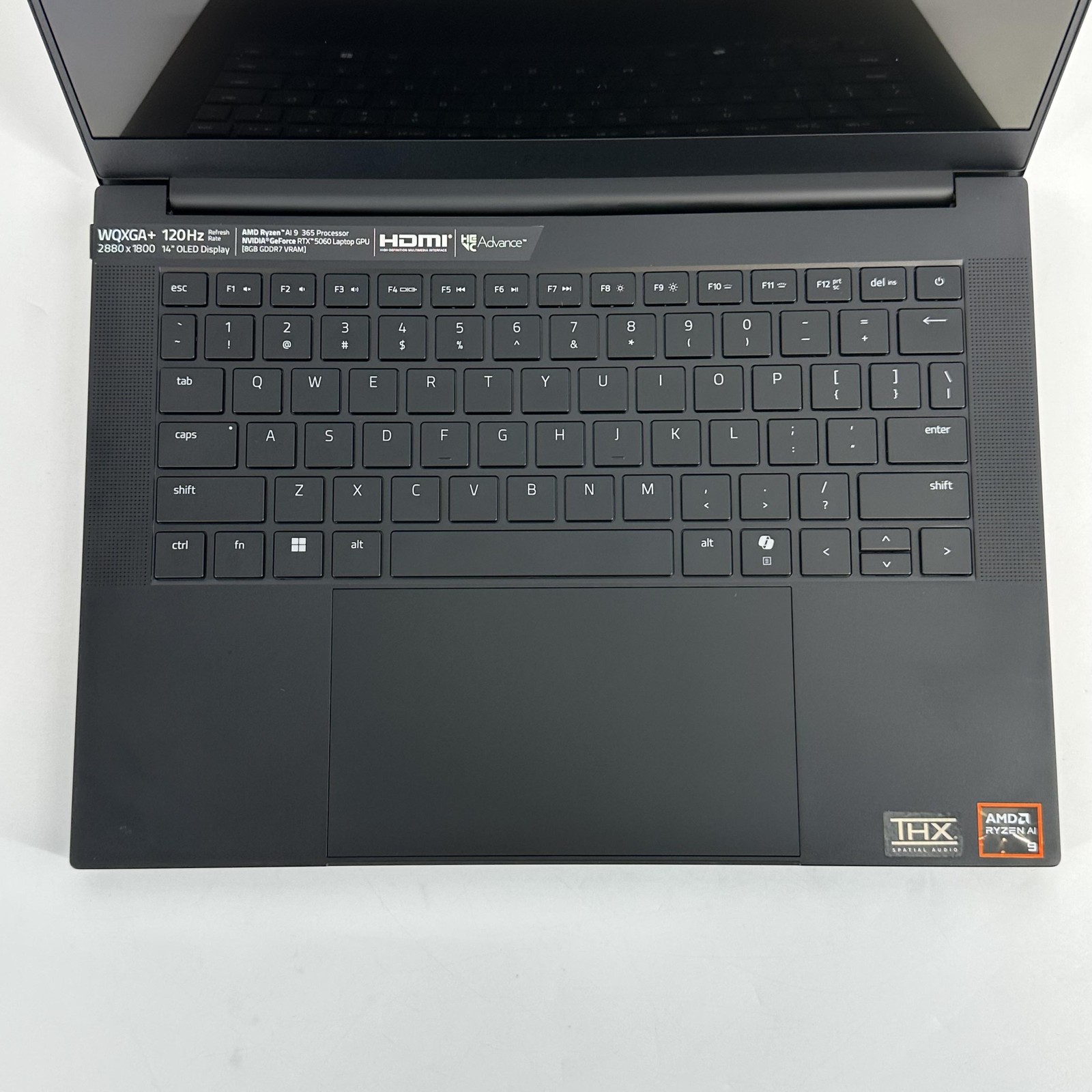 Razer Blade 14 120Hz 2025 2.0 Hz Ryzen AI 9 365 16GB 1TB SSD RTX 5060 BENT FRAME