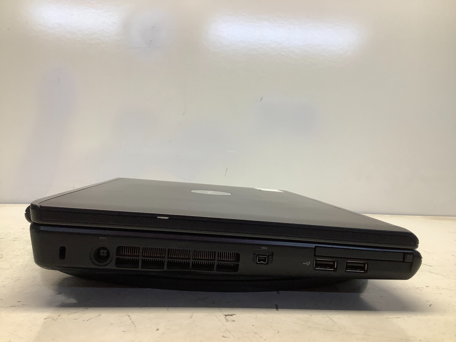 Dell Vostro 1400 Intel Core 2 Duo 06FD 1.6GHz 2 GB NO HDD