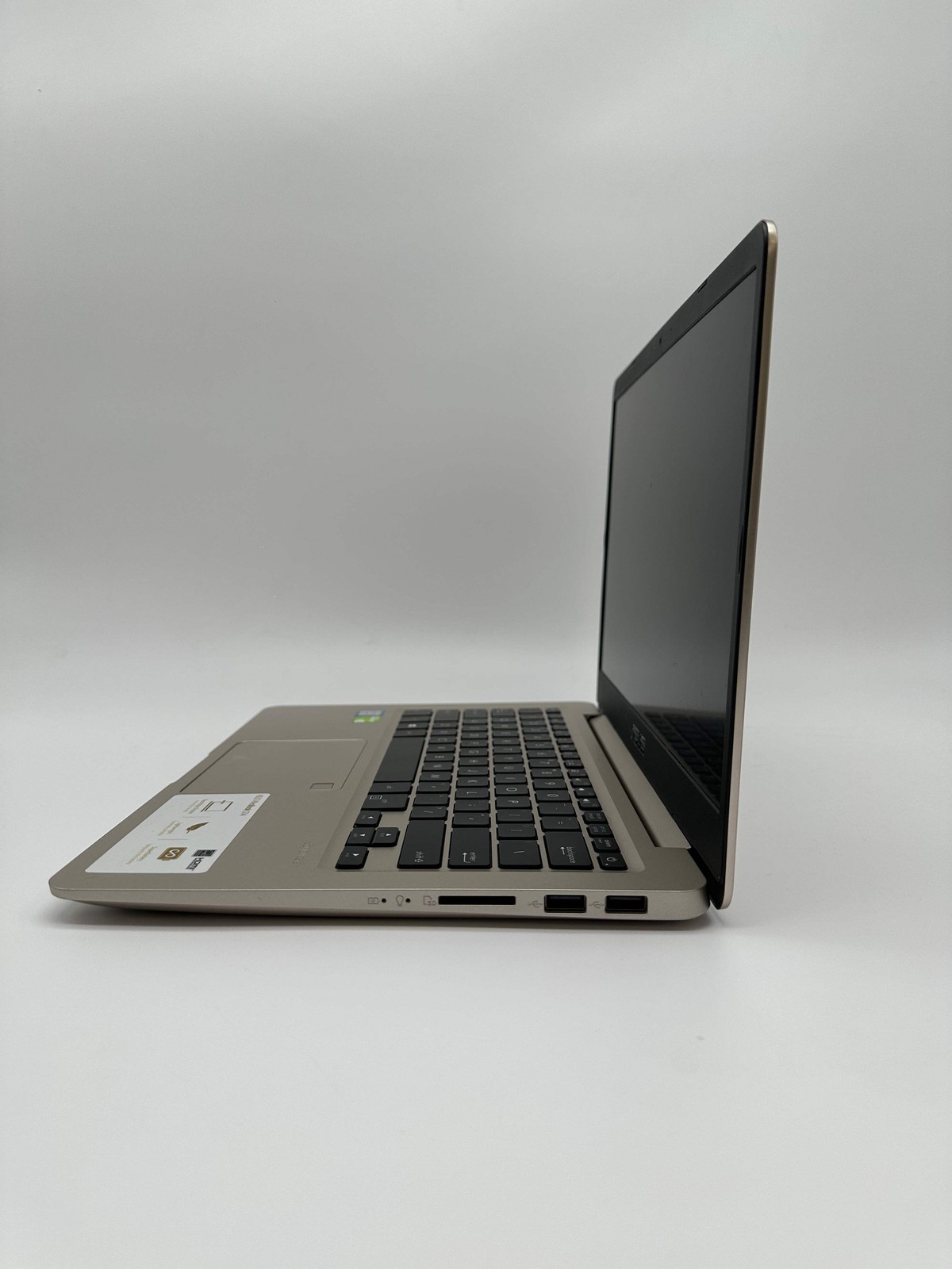 Asus VivoBook S14 14″ Core i7 8th Gen 8GB RAM 256GB Silver Charger Used