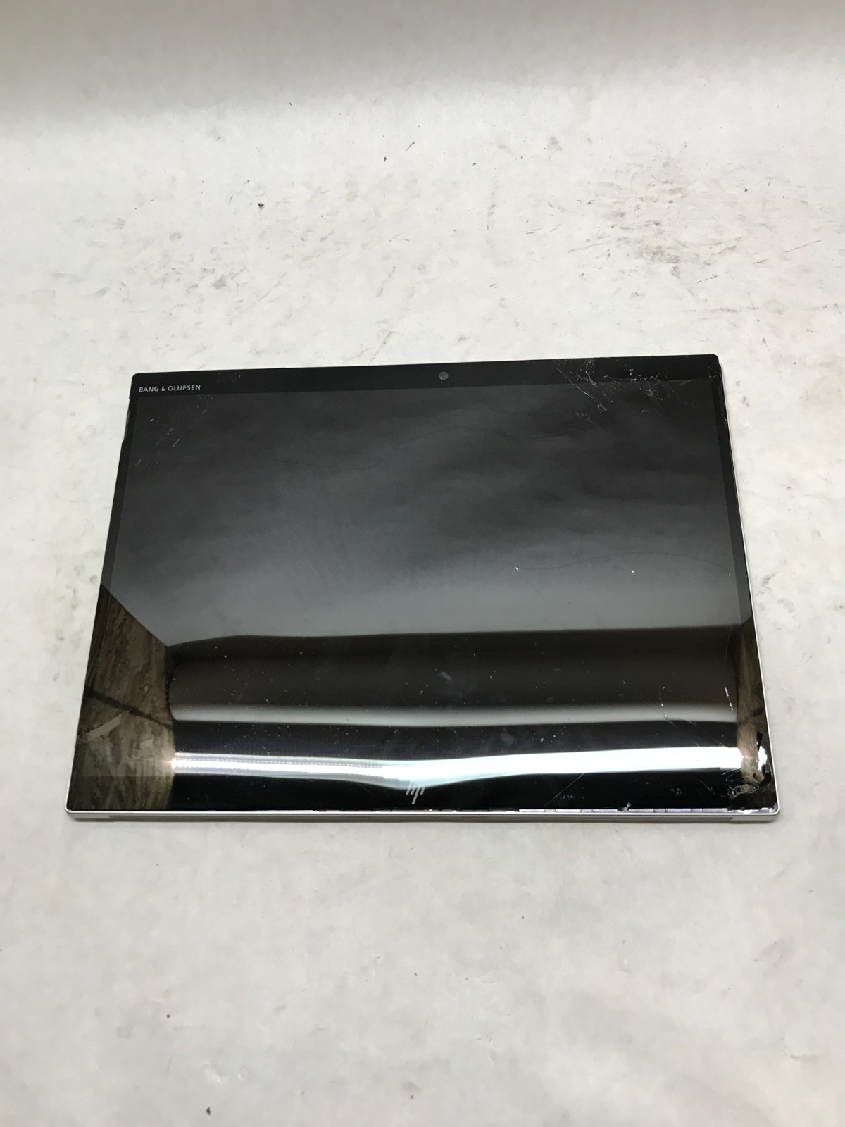 HP Elite X2 G4 13″ Tablet Intel Core i5 8GB RAM NO SSD/OS For Parts Cracked – DW