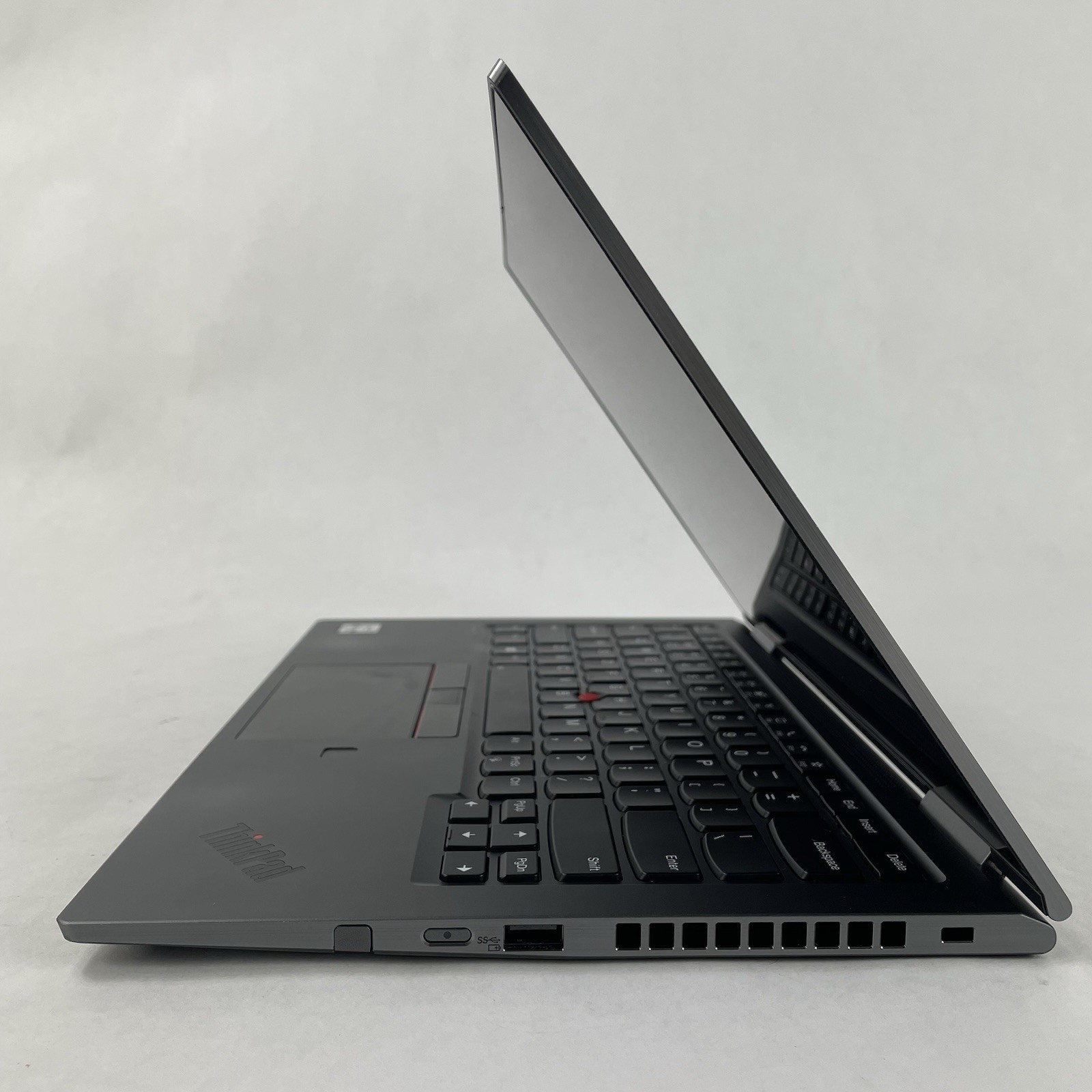 Lenovo ThinkPad X1 Yoga Gen5 14″ i5-10310U 1.70 GHz 8 GB RAM No SSD/OS/AC