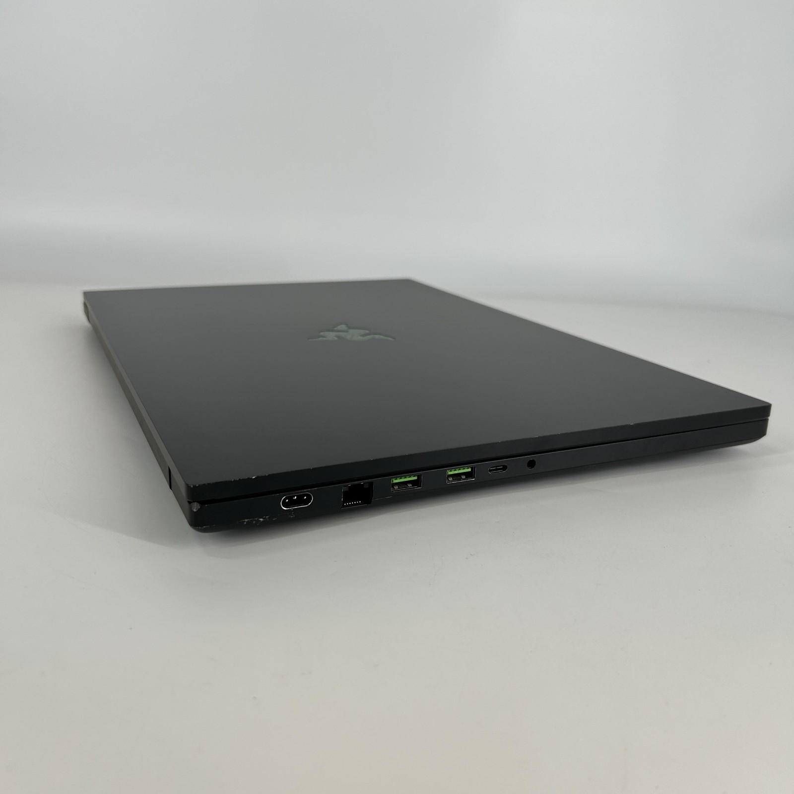 Razer Blade 18 240Hz QHD+ 2.2 GHz i9-13980HX 64GB 2TB RTX 4090 – THERMAL ISSUE