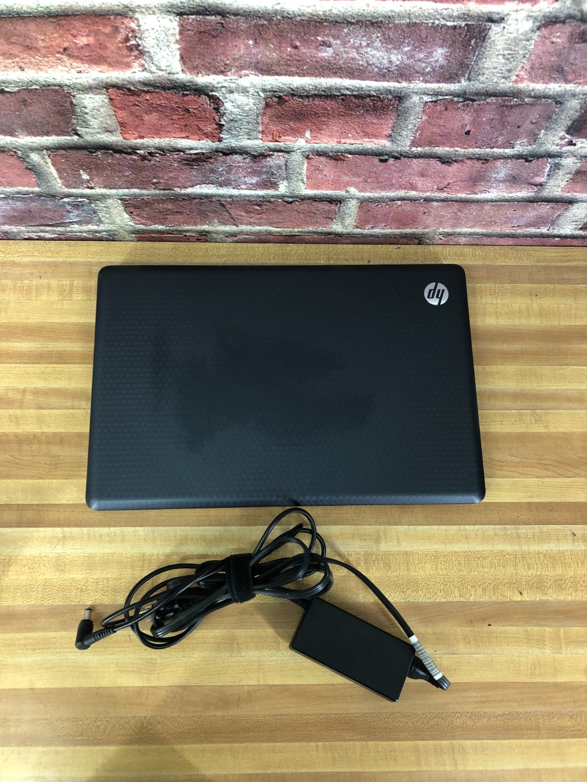 HP Pavilion g7 Retro Gaming Laptop Computer AMD Phenom 2.6GHz 4GB RAM (Windows7)