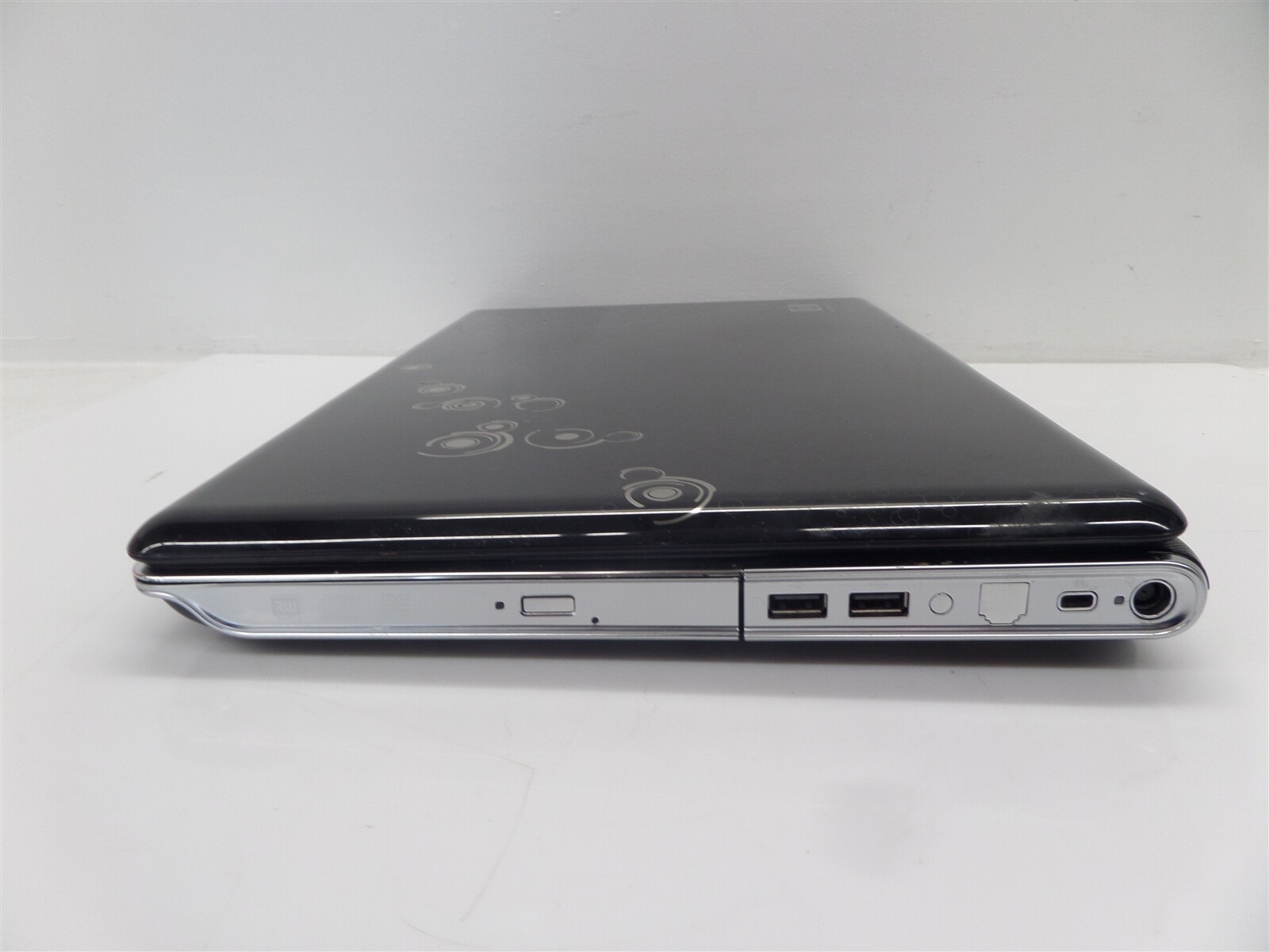 HP Pavilion dv6 Notebook PC w/ i3 M330 2.13GHz CPU 4GB RAM – No HDD