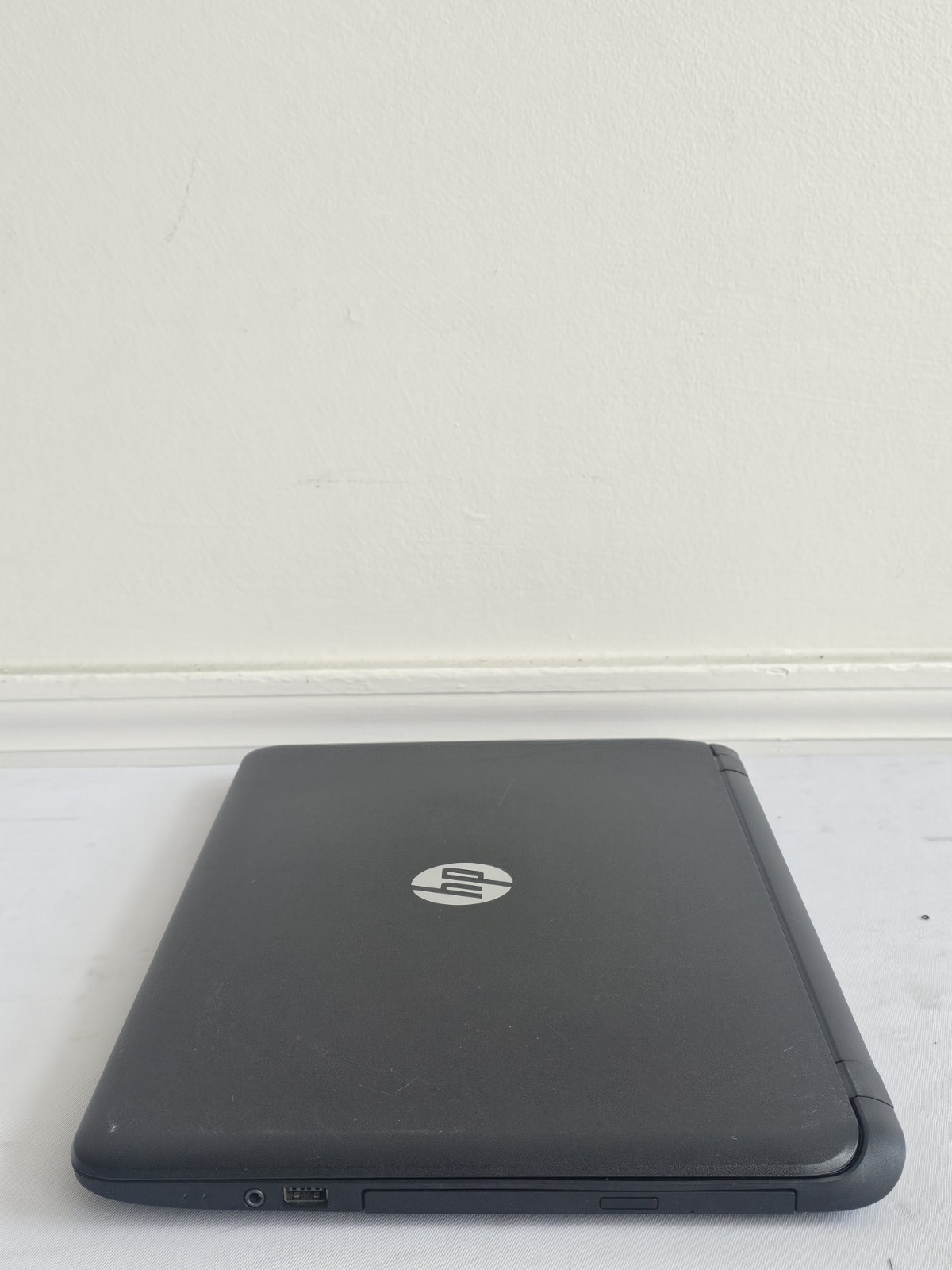 HP 15-f305dx Laptop – AMD A6-5200 – 4GB RAM – 120GB SSD – BAD BATT – Windows 10