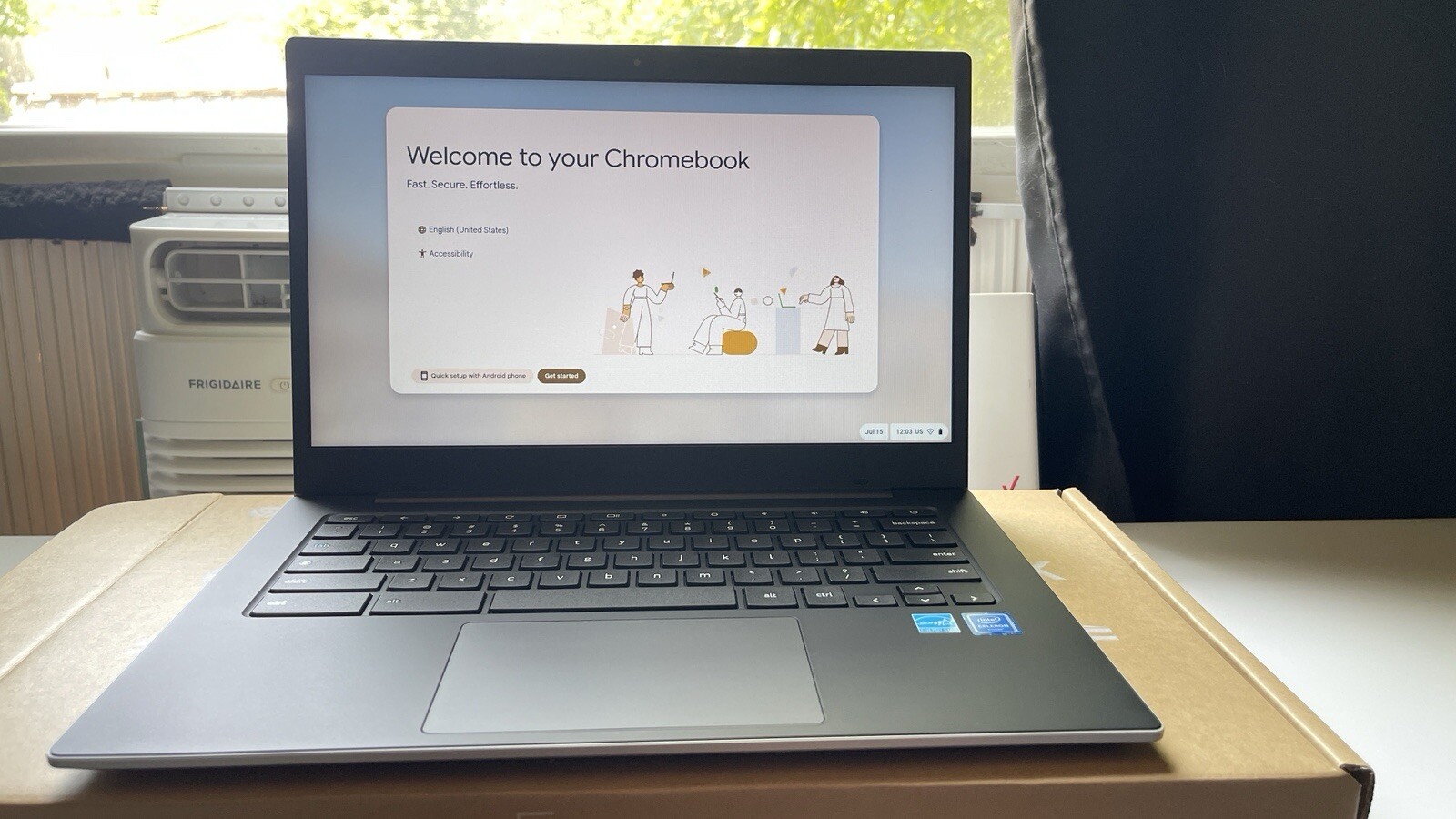 Samsung Galaxy Chromebook Go 14″ (32GB eMMC, Intel Celeron N, 2.80 GHz, 4GB,…
