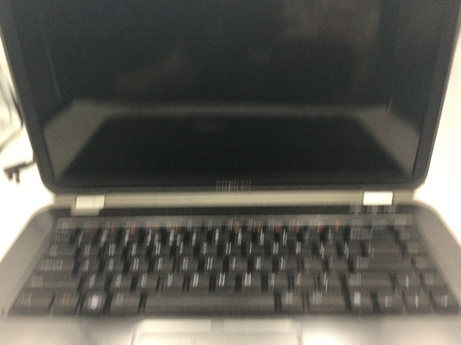 Dell Inspiron 5520 – FOR PARTS-15″- Intel Core i3 3rd Gen -DOES NOT POWER ON-BB
