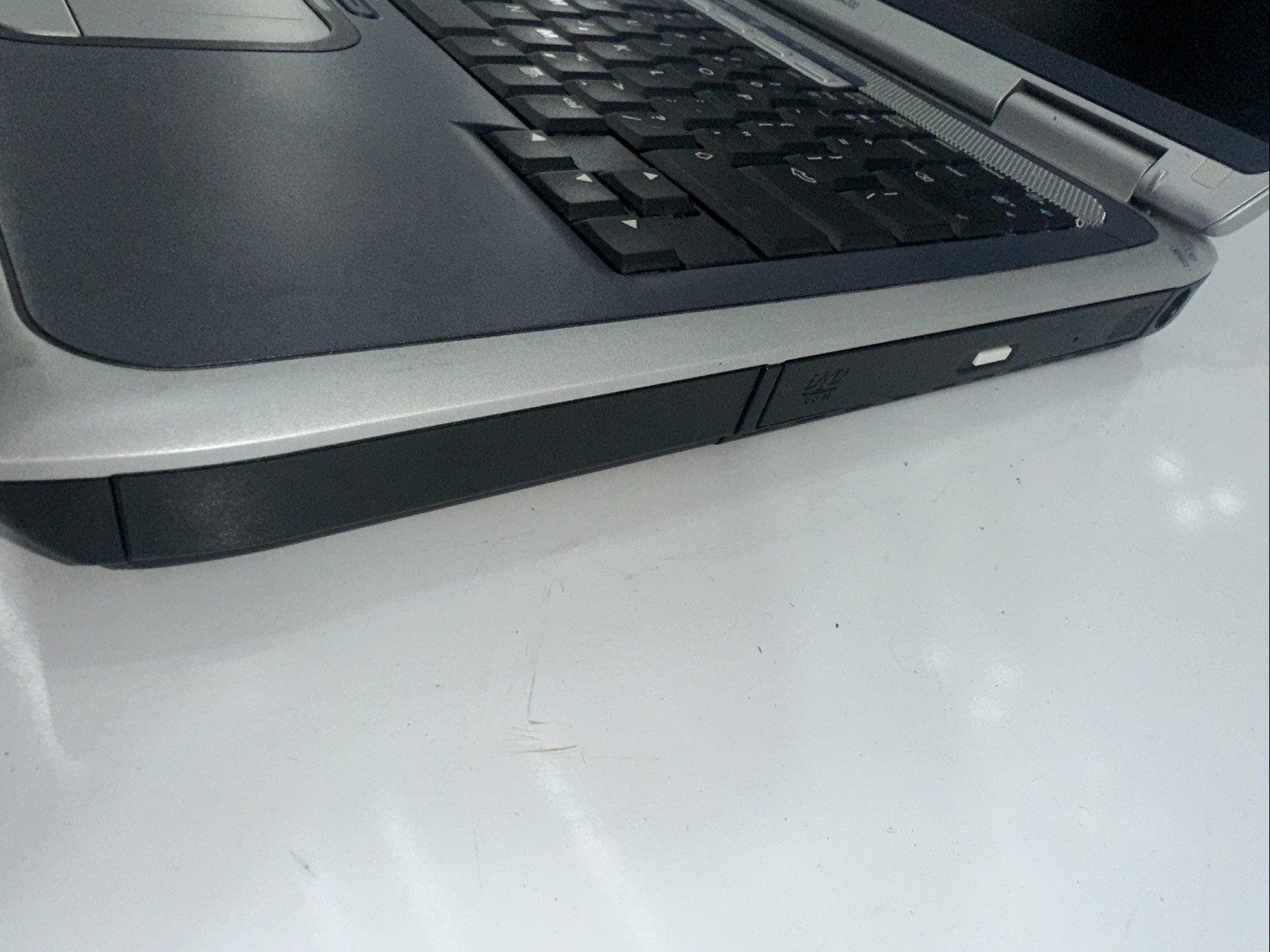 HP Pavilion ze4200 Laptop
