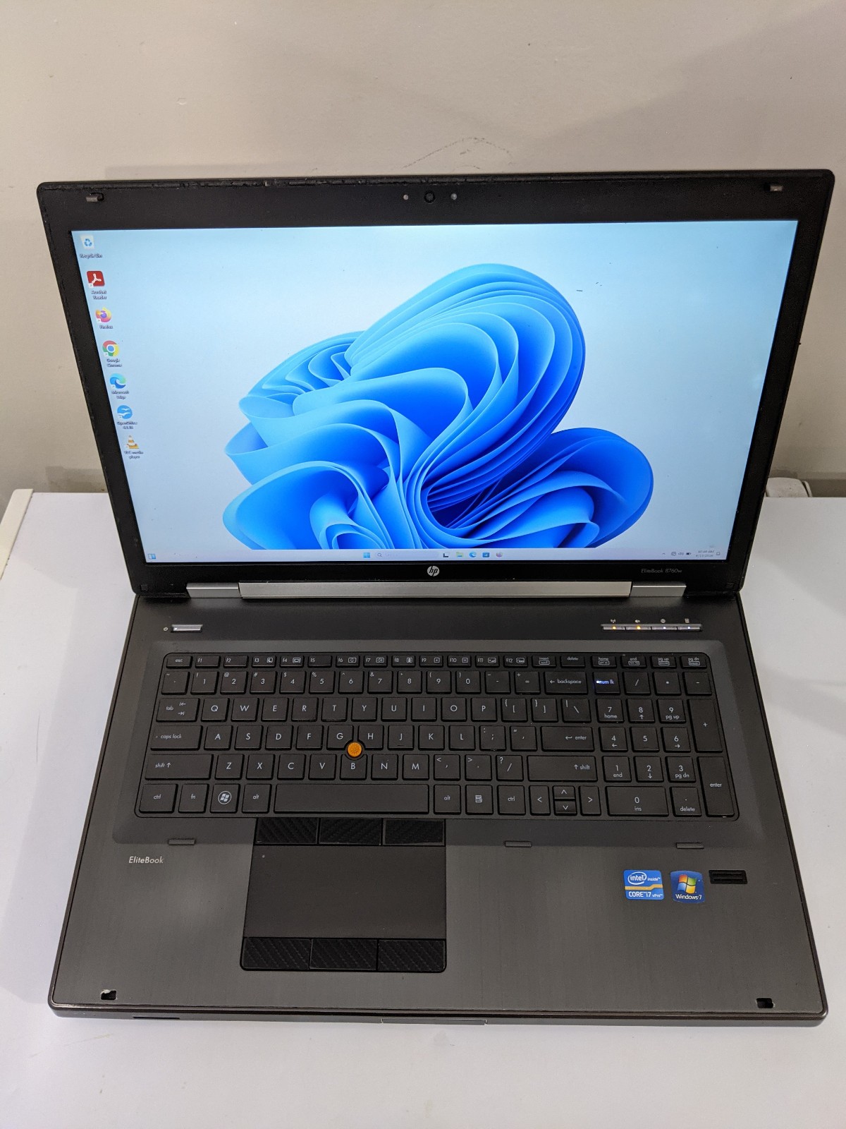 HP Elitebook 8760W Workstation 17.3” Core i7-2630QM 2.00GHz 24GB Ram 500GB SSD