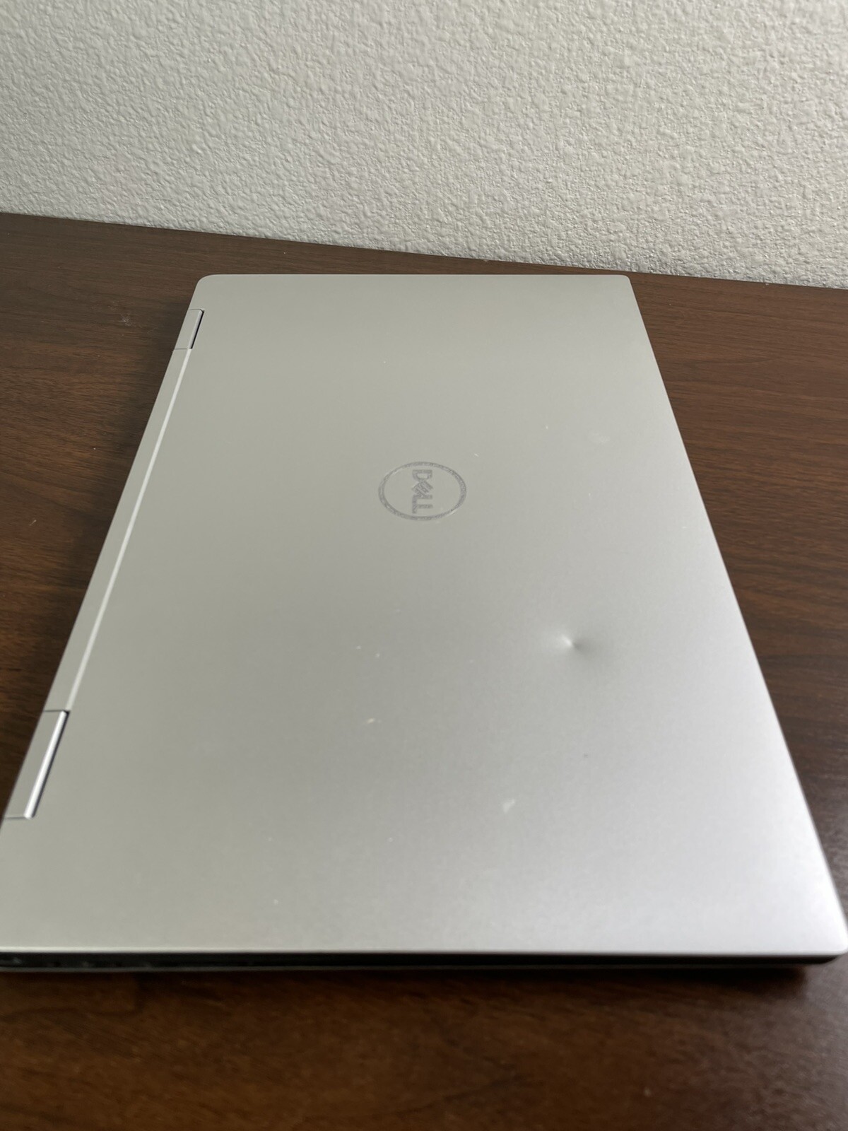 DELL XPS 15 9575 i7-8705G 3.1GHz 16GB RAM 512GB NVMe Radeon Vega Touch 2-in-1