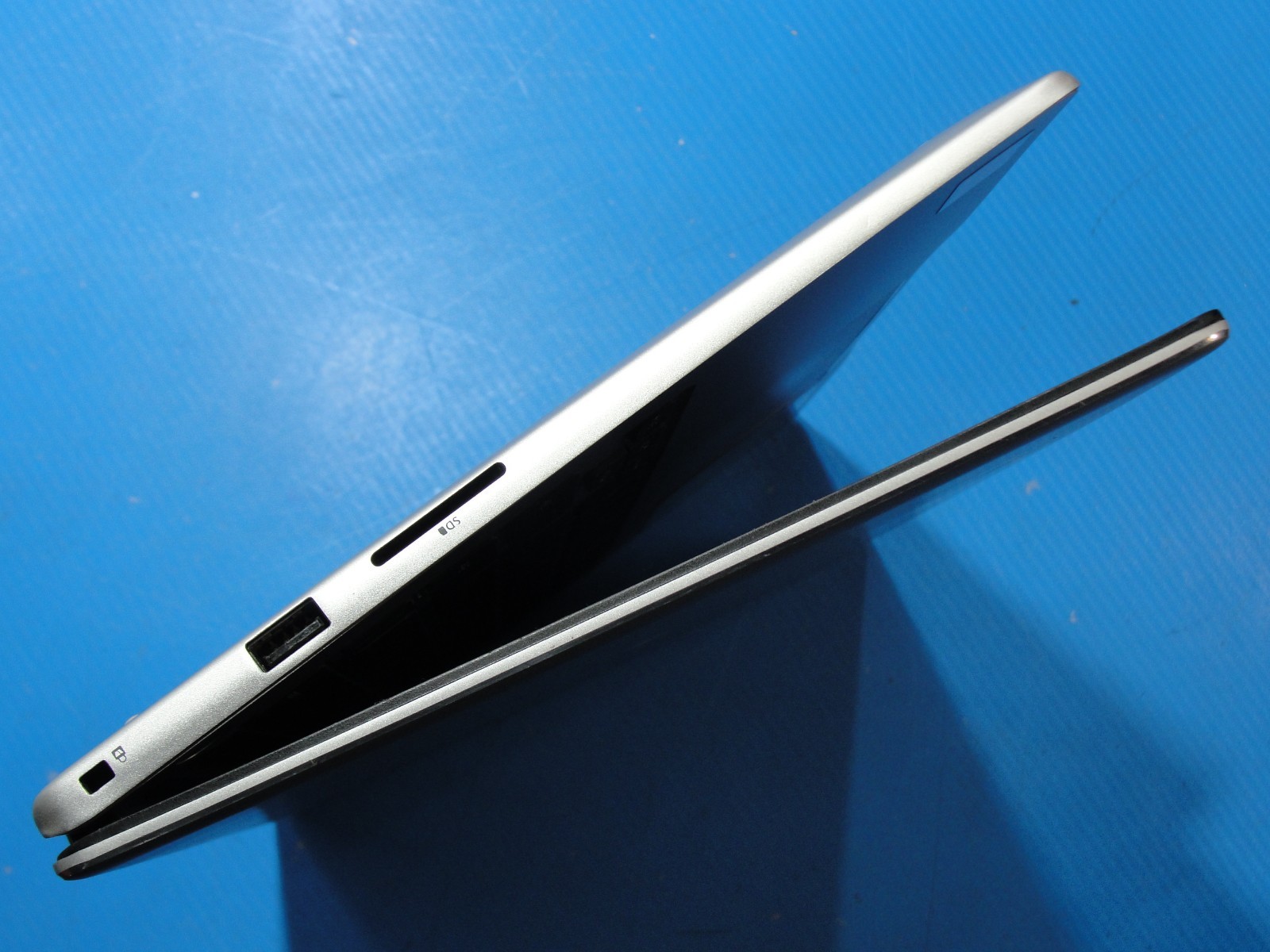 Dell Inspiron 7370 13.3”FHD TOUCH Core i5-8250U 1.6GHz 8GB RAM 256GB SSD+Charger