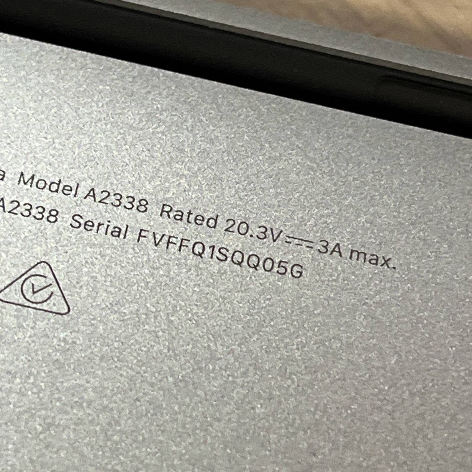 APPLE MACBOOK PRO “M1″ 8 CPU/8GPU 13” 3.2GHZ 8GB RAM 256SSD