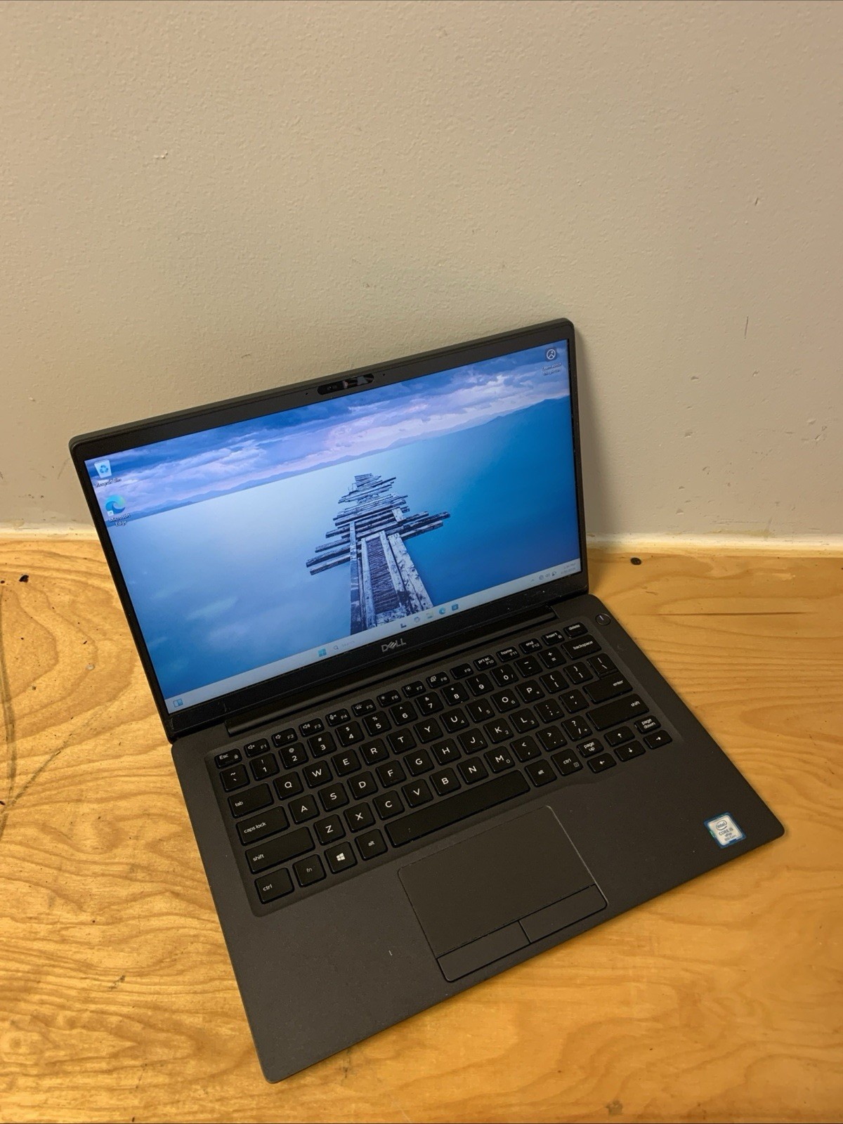 Dell Latitude 7400 14″ Laptop i5-8365U 8GB RAM 256GB Win11 Pro